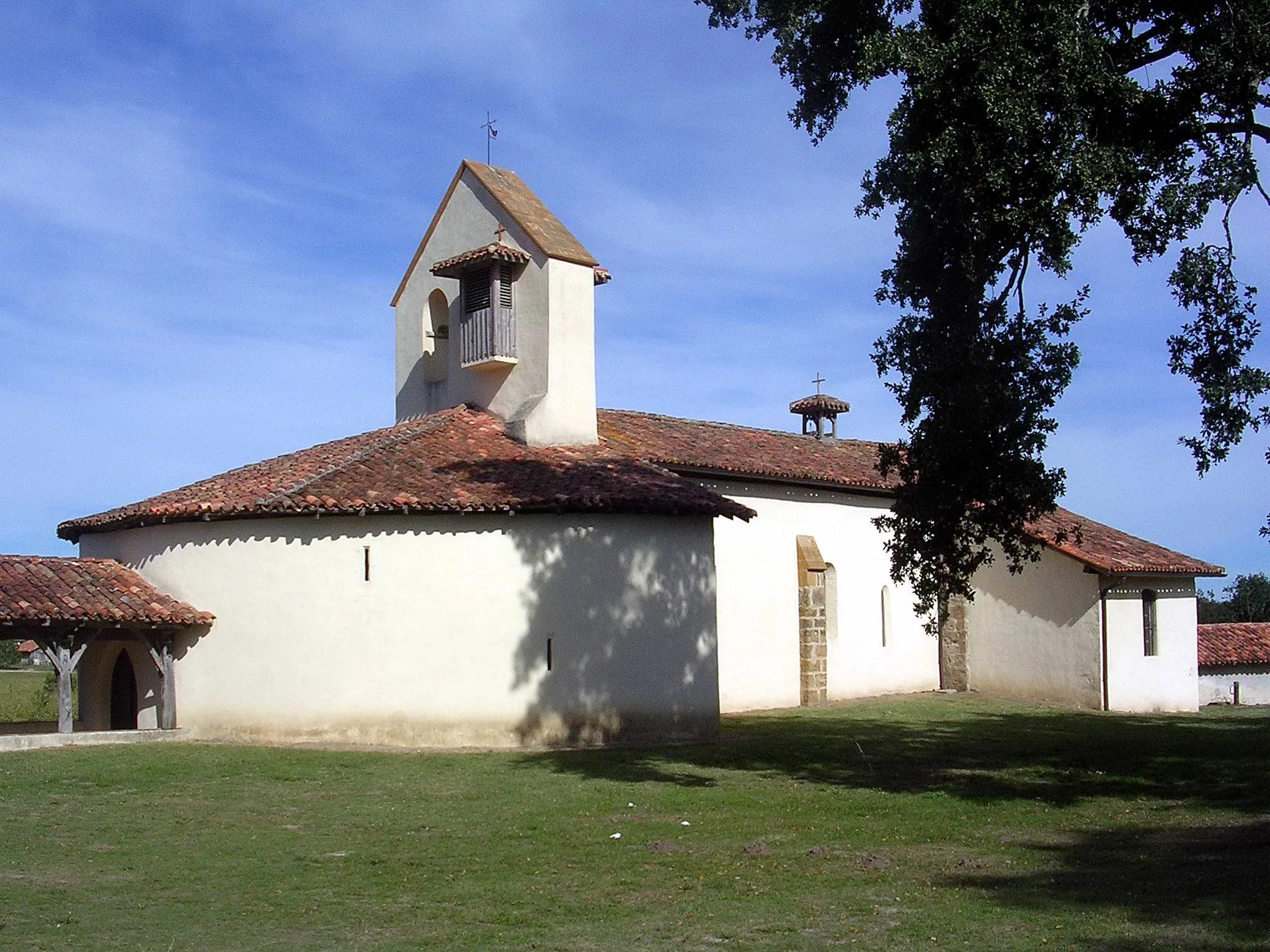 Photo showing: Église Saint-Jean-Baptiste de Suzan, à Ousse-Suzan, dans le département français des Landes