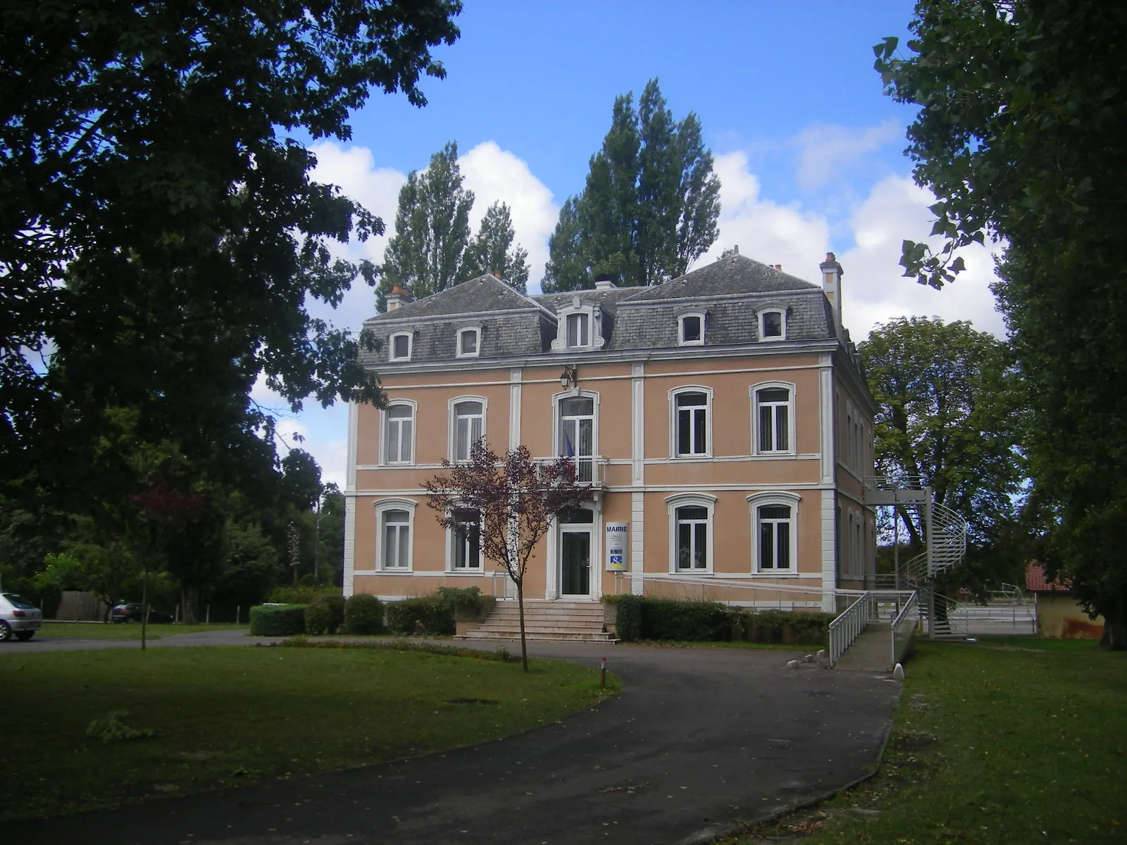 Photo showing: Lit-et-Mixe town hall