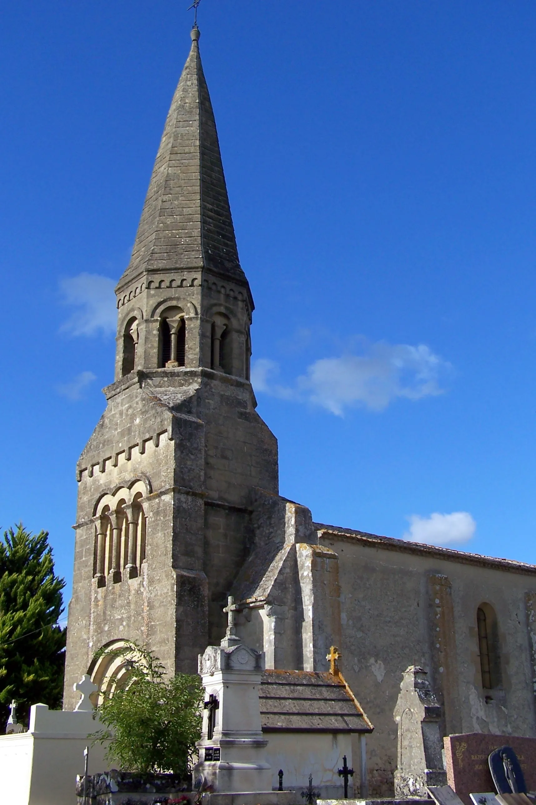 Photo showing: Church Saint-Cibard of Coutures (Gironde, France)