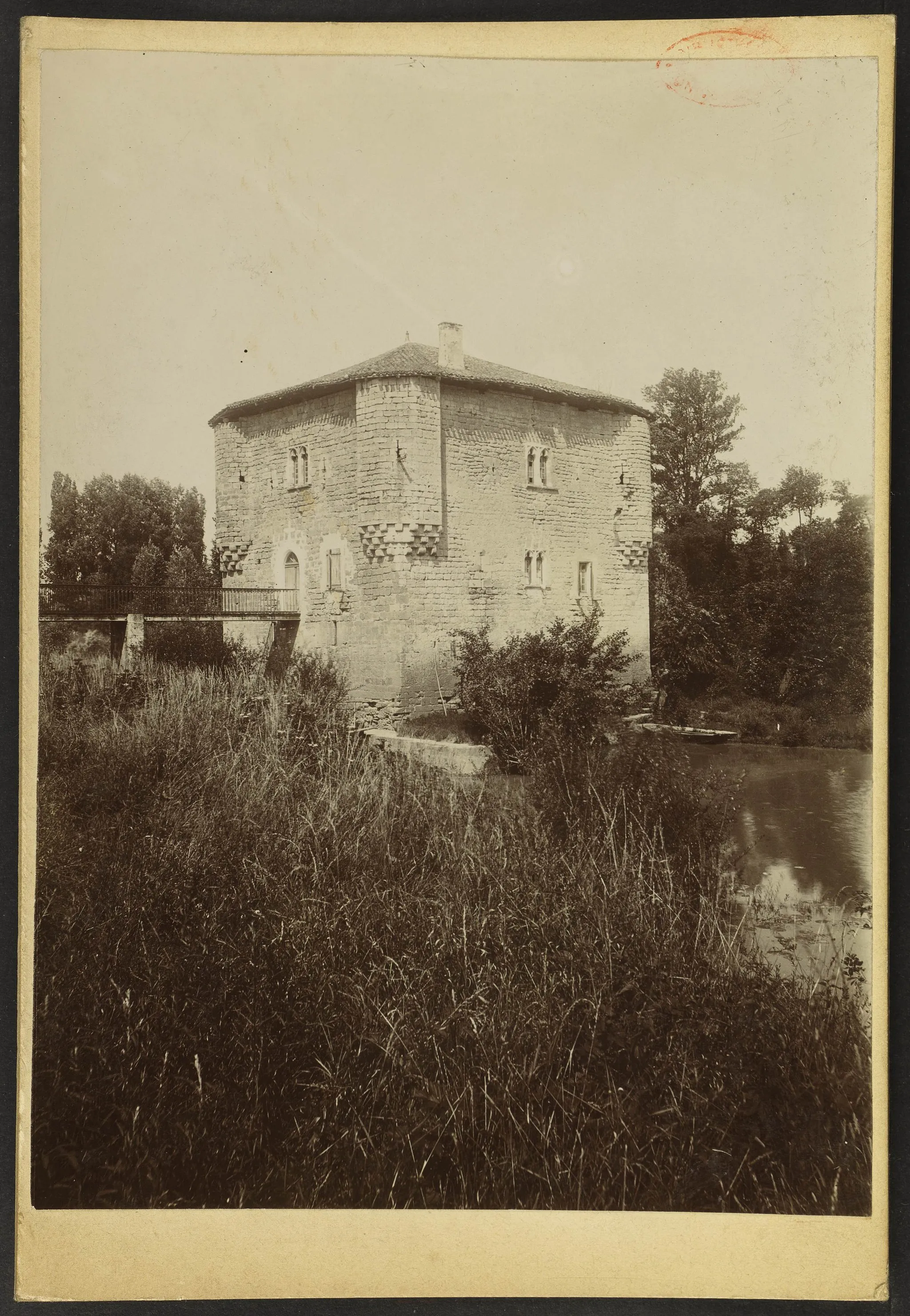 Photo showing: Moulin fortifié XIV