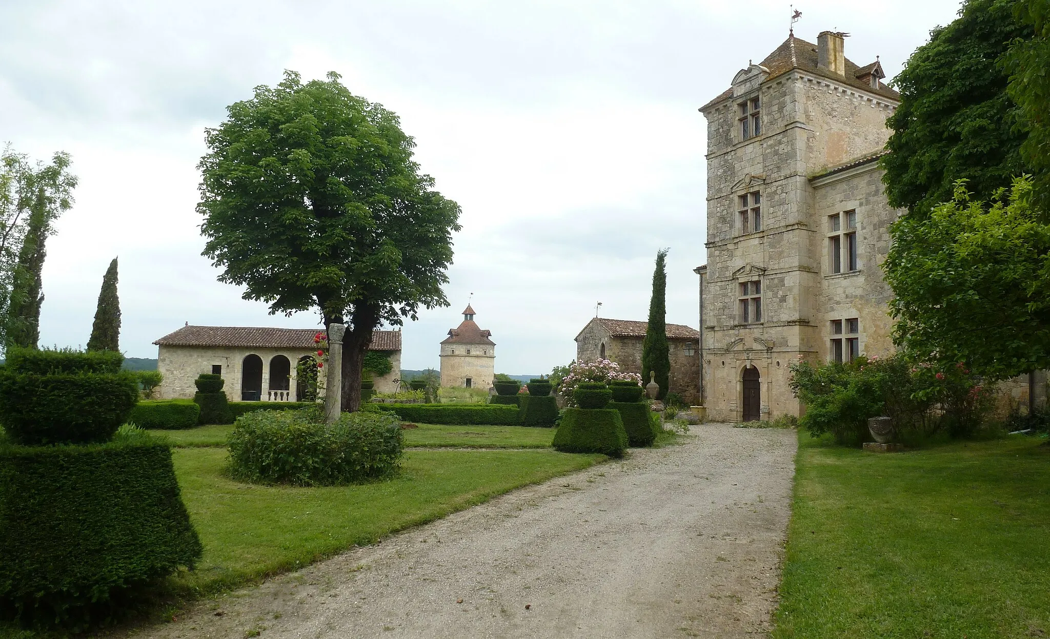 Photo showing: Vue d'ensemble Jardin et Château du Fréchou, Lot-et-Garonne, Nouvelle-Aquitaine, France