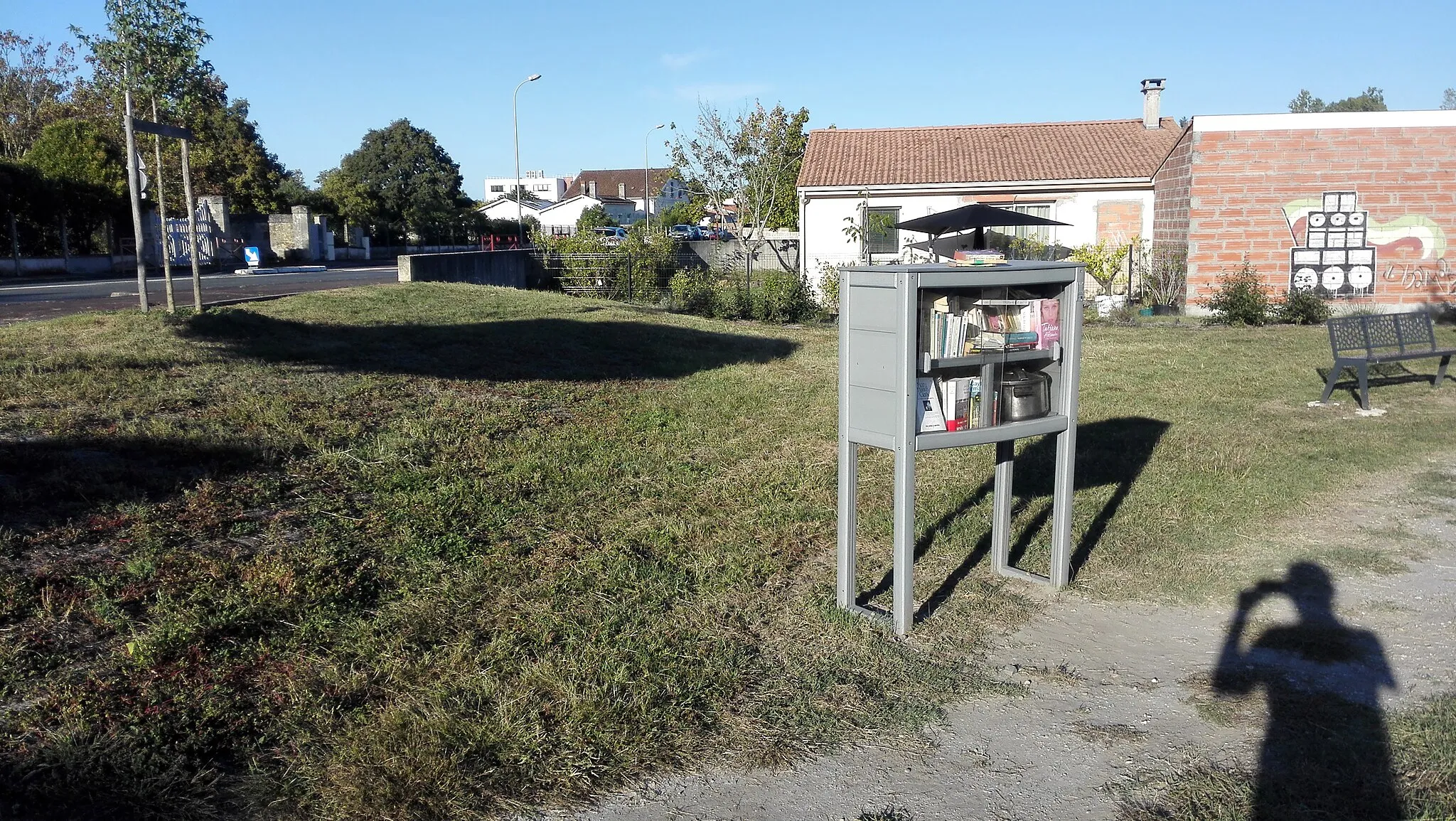 Photo showing: Boîte à livres à Villenave-d'Ornon