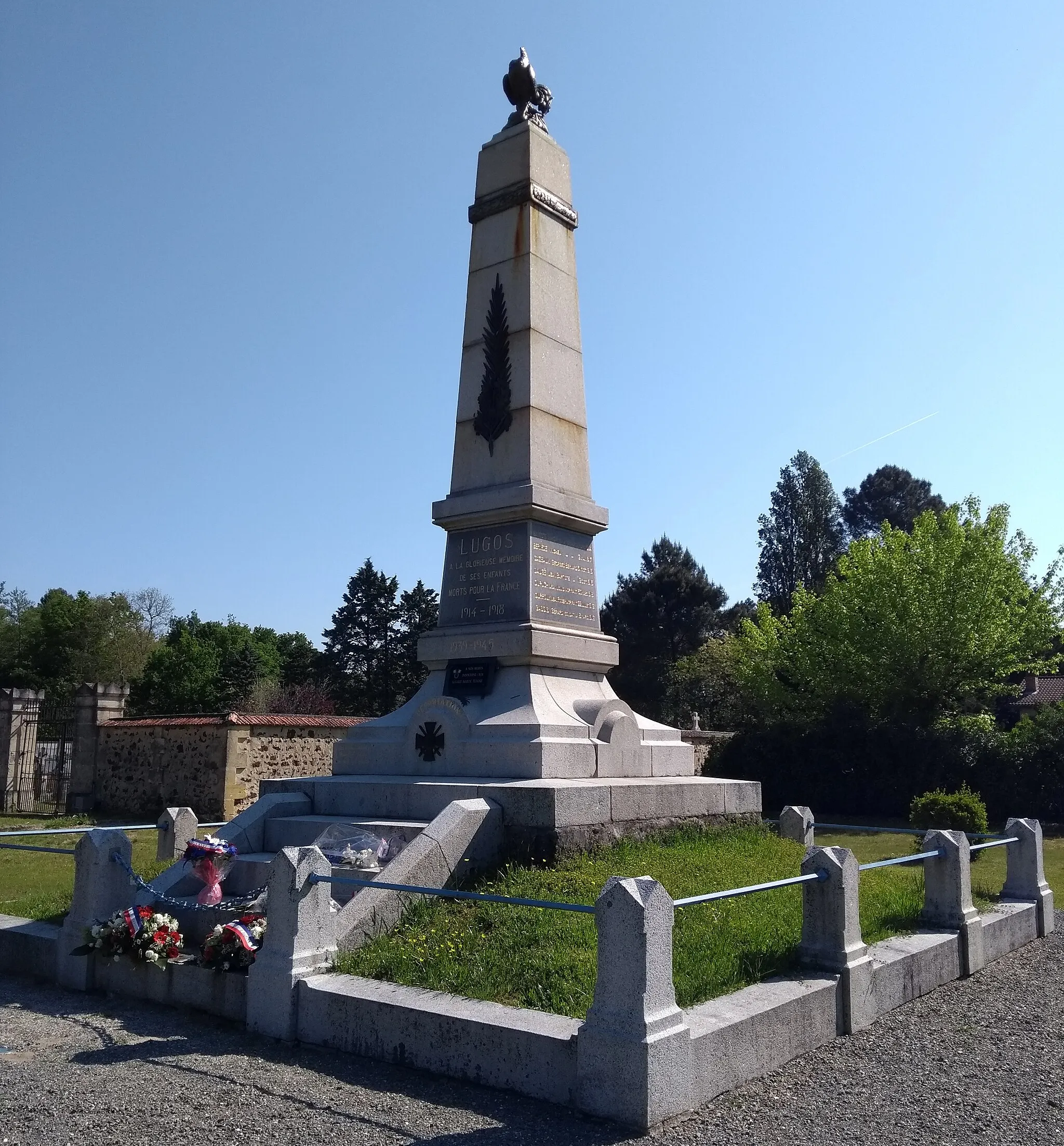 Photo showing: Monument aux Morts de Lugos, Gironde, France