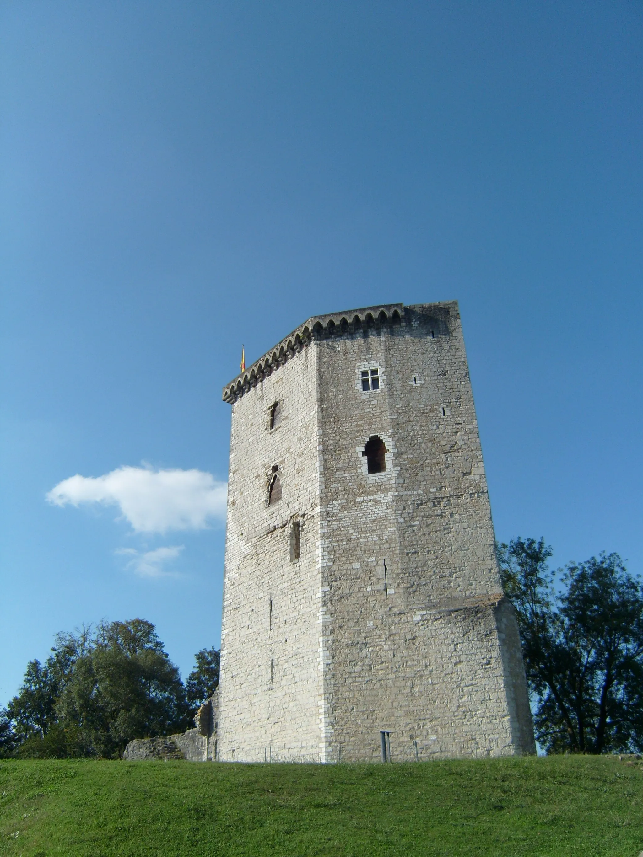 Photo showing: La Tour Moncade, monument historique du patrimoine municipal Orthezien