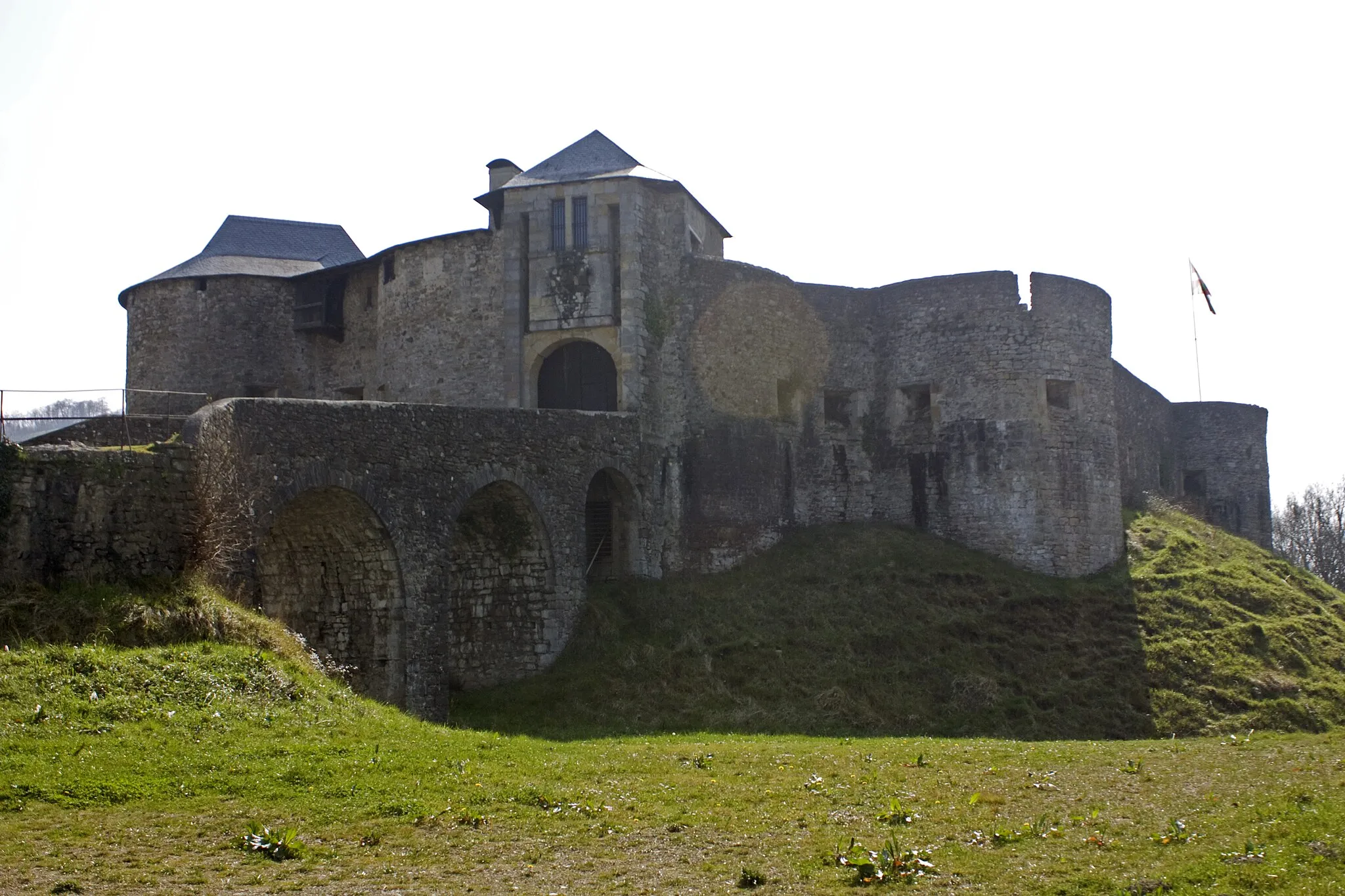 Photo showing: The castle mound for the glacis