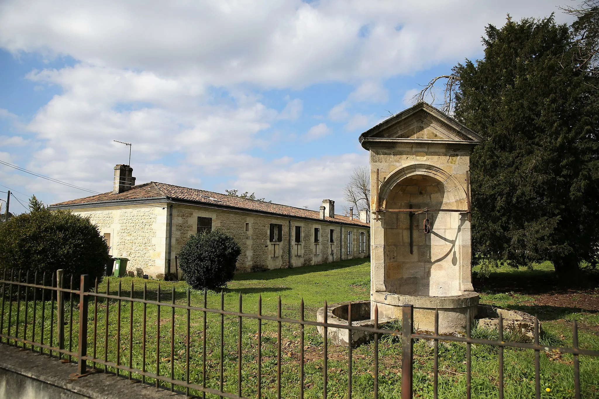 Photo showing: Ferme de Cérillan