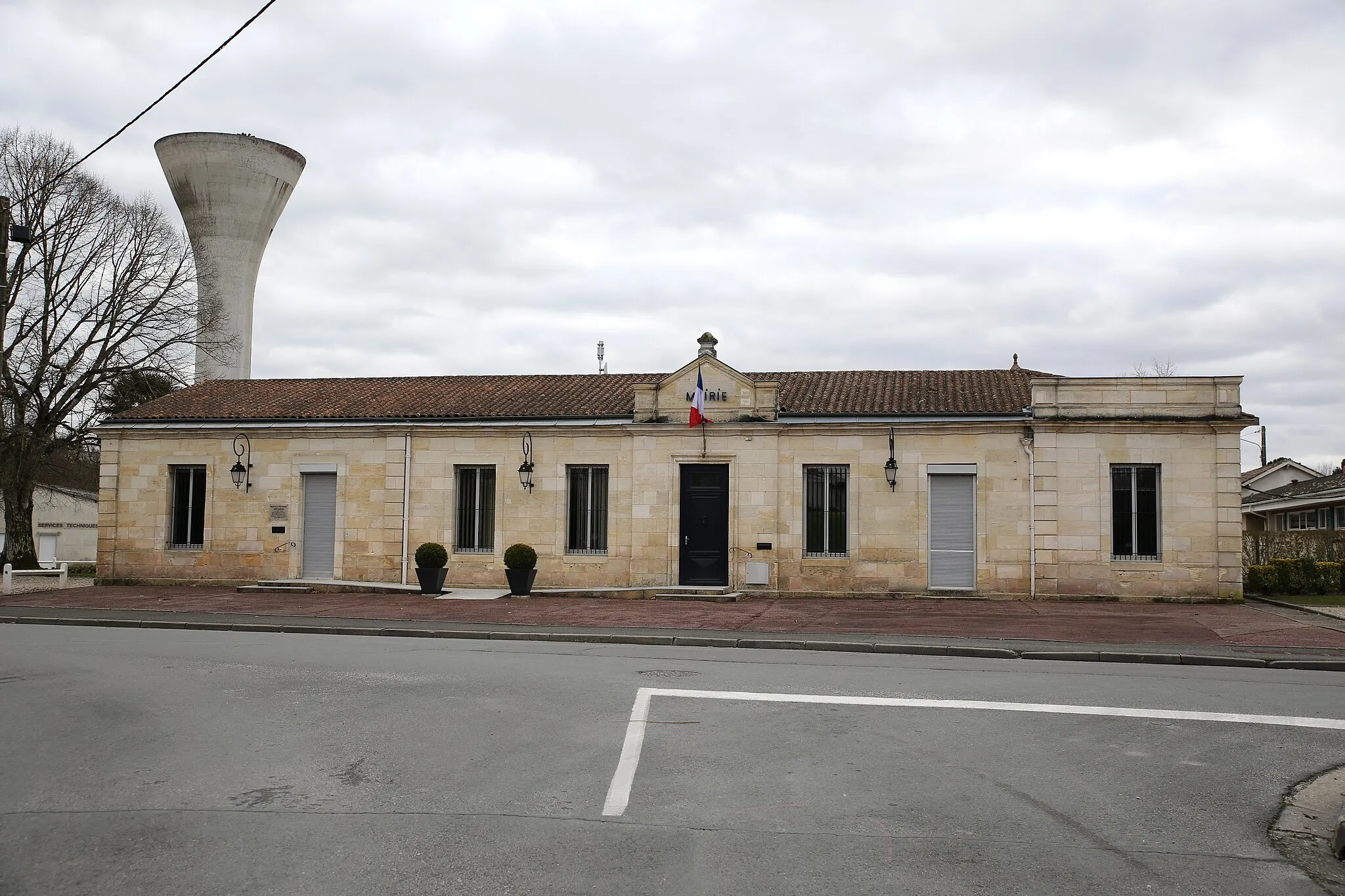 Photo showing: La mairie du Pian-Médoc