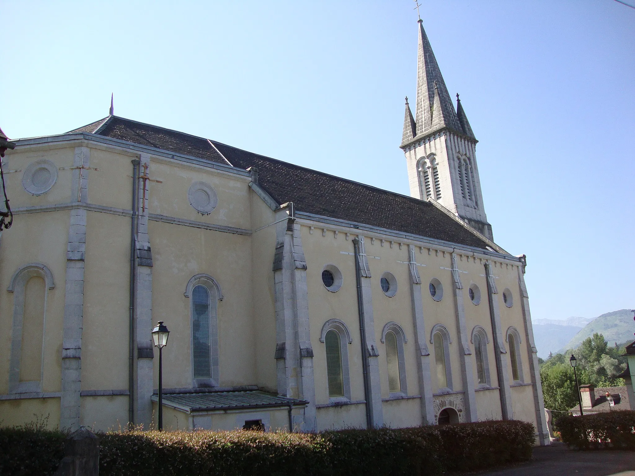 Photo showing: Tardets-Sorholus  (Pyr-Atl, Fr) L'église