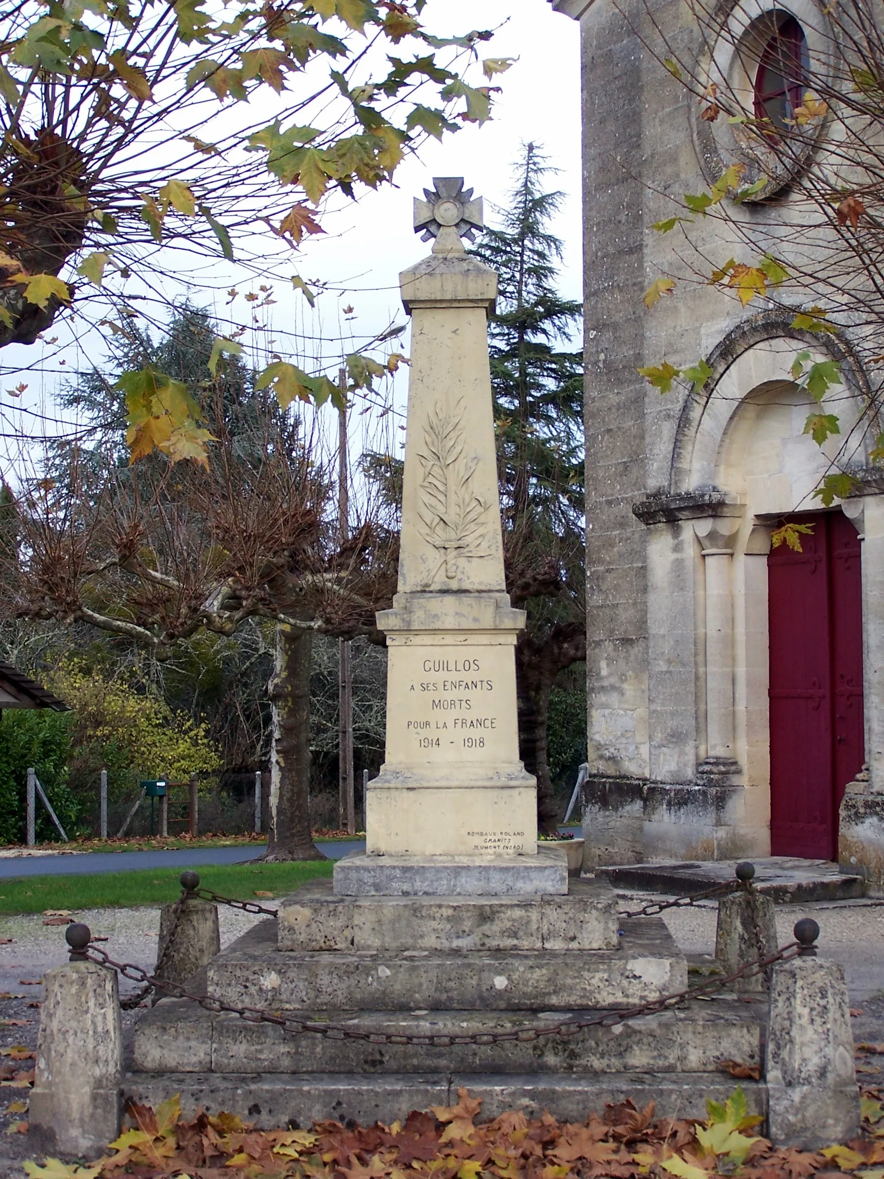 Photo showing: War memorial of Guillos (Gironde, France)}
Italiano: Monumento ai caduti di Guillos (Gironde, France)}