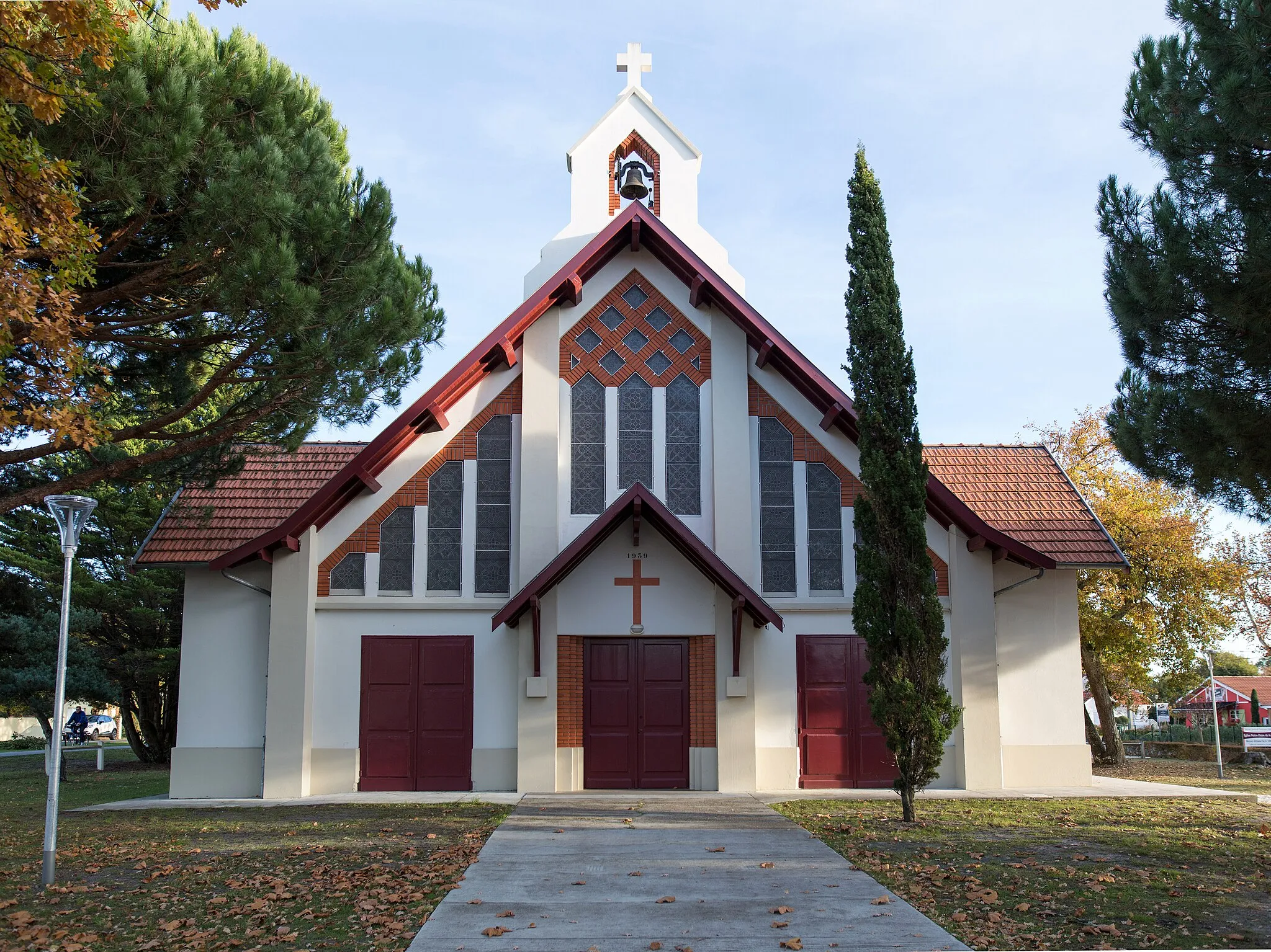 Photo showing: Église sud à Andernos