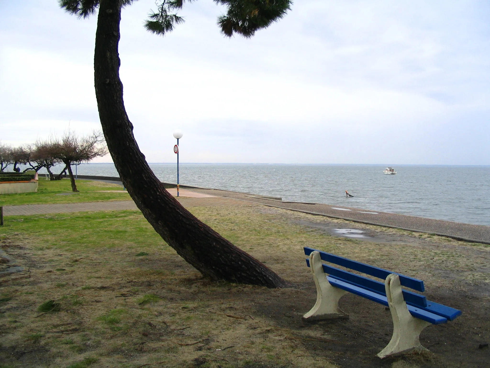 Photo showing: Bassin d'Arcachon - Andernos-les-bains France

Author: P.Charpiat 2007