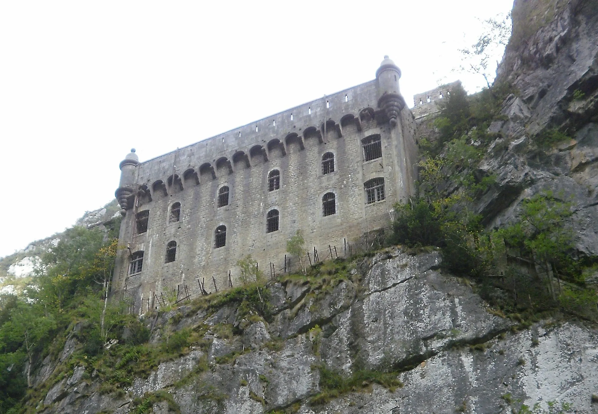 Photo showing: Fort du Portalet, sur les communes d'Etsaut et de Borce. Pyrénées-Atlantiques.