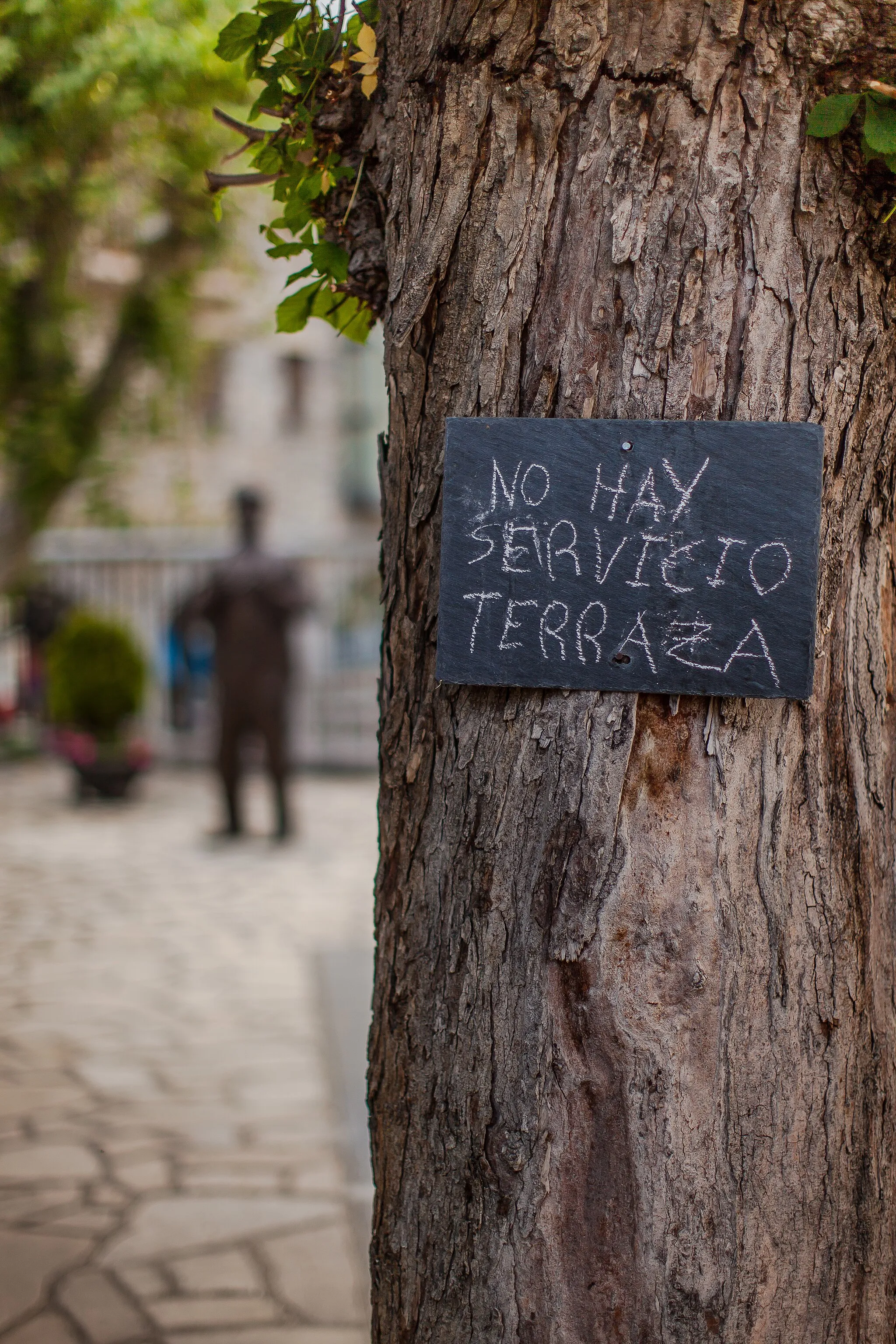 Photo showing: Spain - No hay servicio terraza - Image Picture Photography