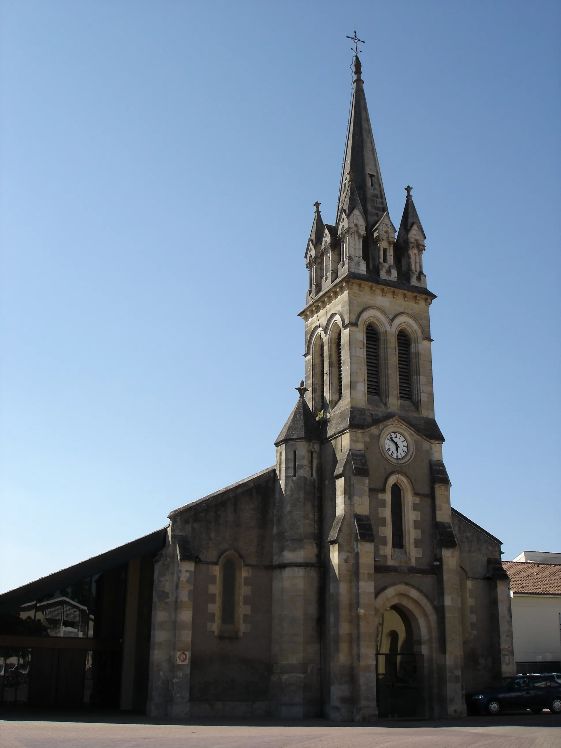 Photo showing: Extérieur de l'église de Cestas (Gironde - 33)