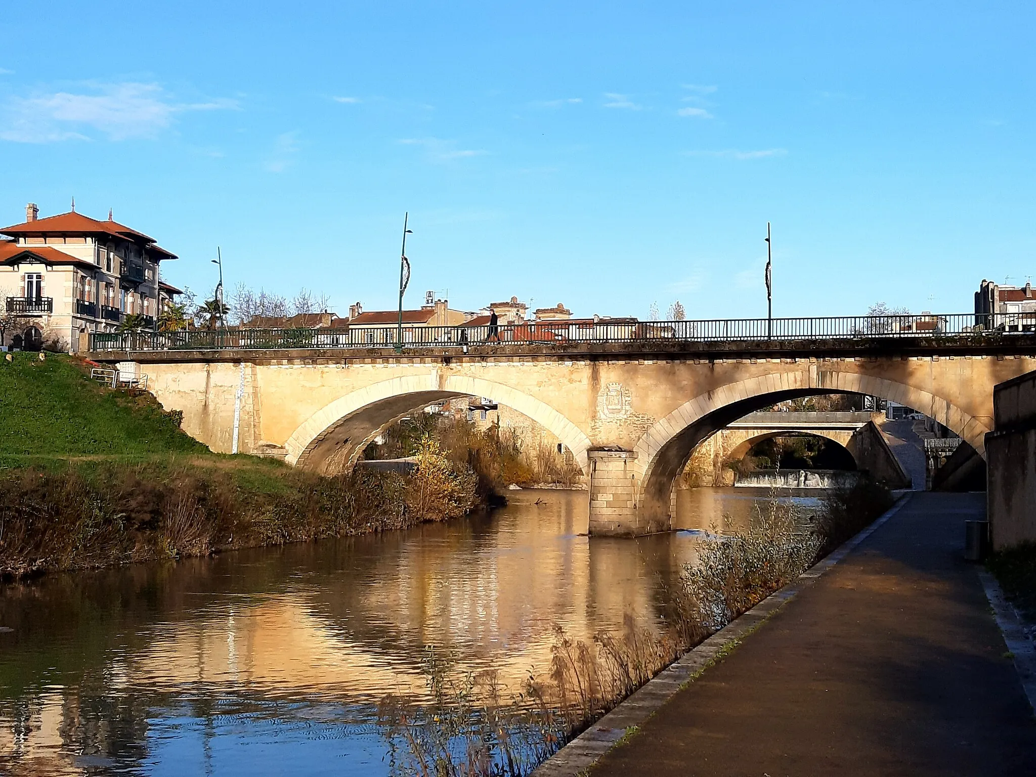 Photo showing: Pont des Droits-de-l'Homme (ex-pont du Commerce, Mont-de-Marsan, Landes, France)