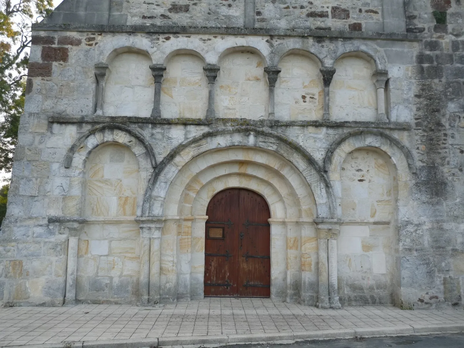 Photo showing: Eglise de Bussac-Forêt, Charente-Maritime, France