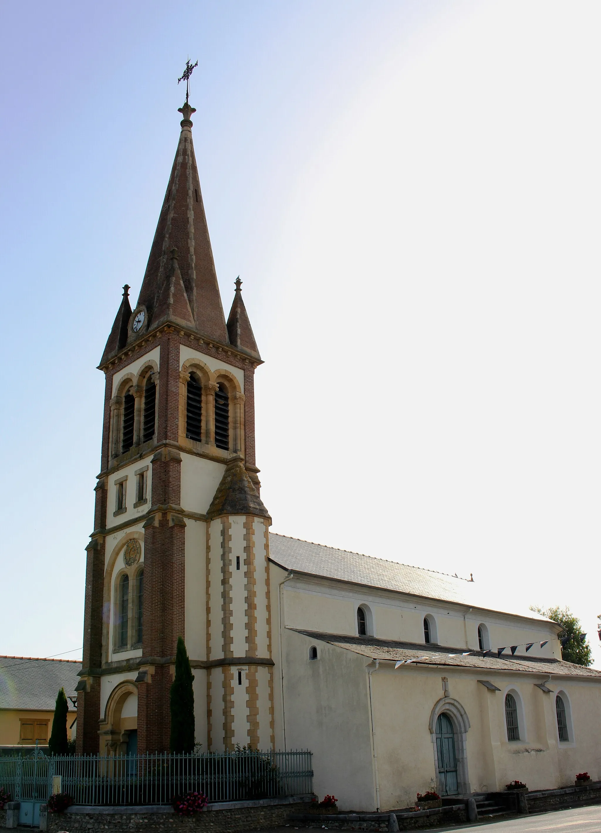 Photo showing: Église de l'Invention-de-Saint-Étienne d'Oursbelille (Hautes-Pyrénées)