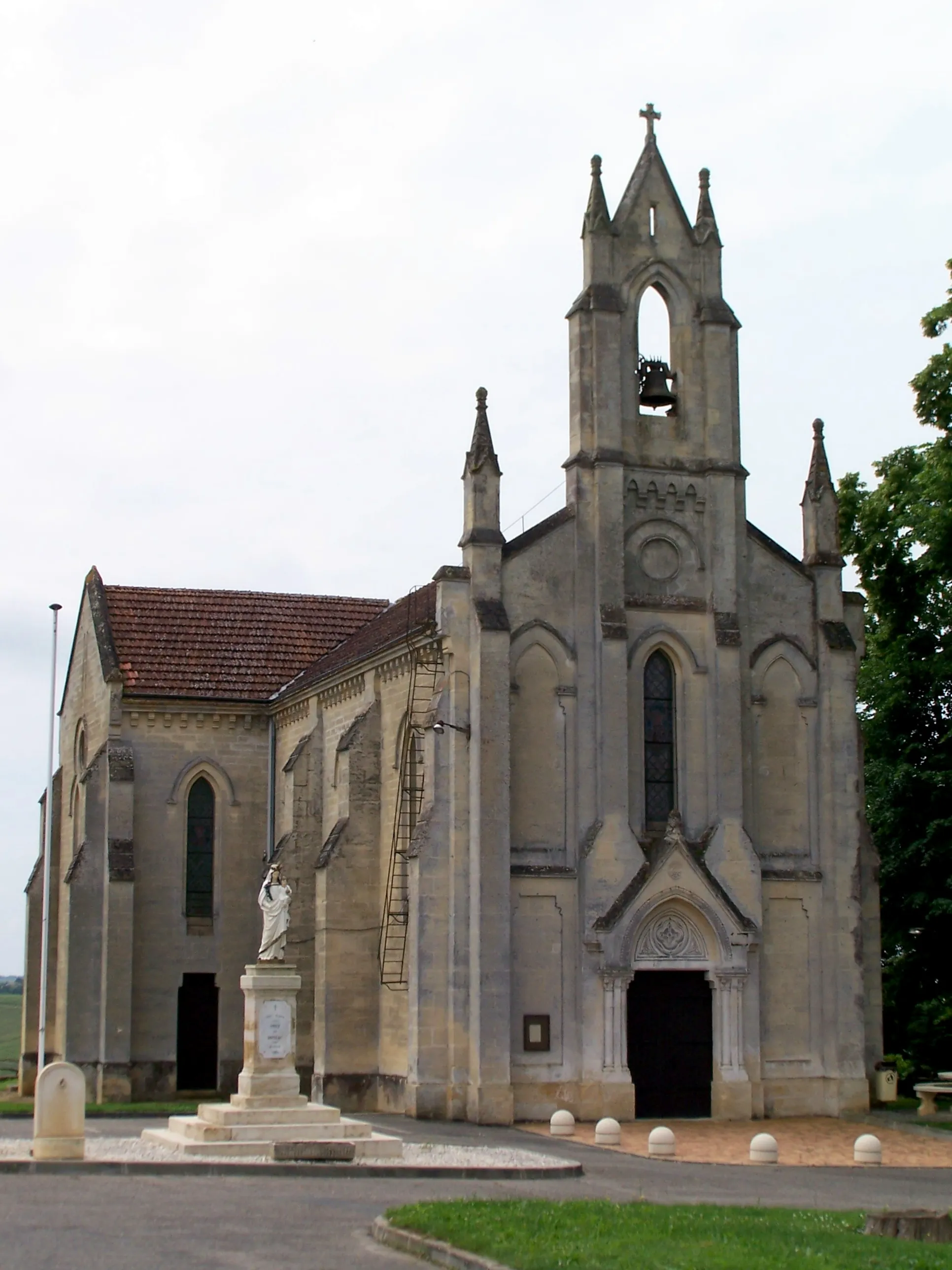 Photo showing: Saint-Sulpitius church of Omet (Gironde, France)