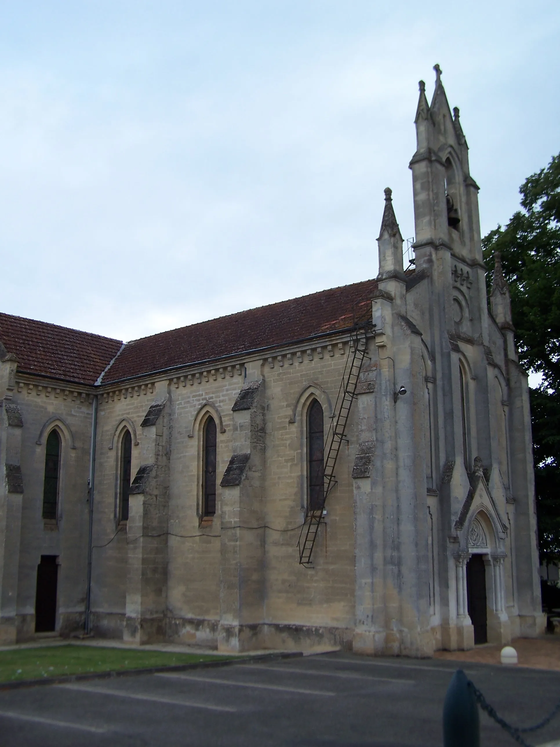 Photo showing: Saint Sulpice church of Omet (Gironde, France)