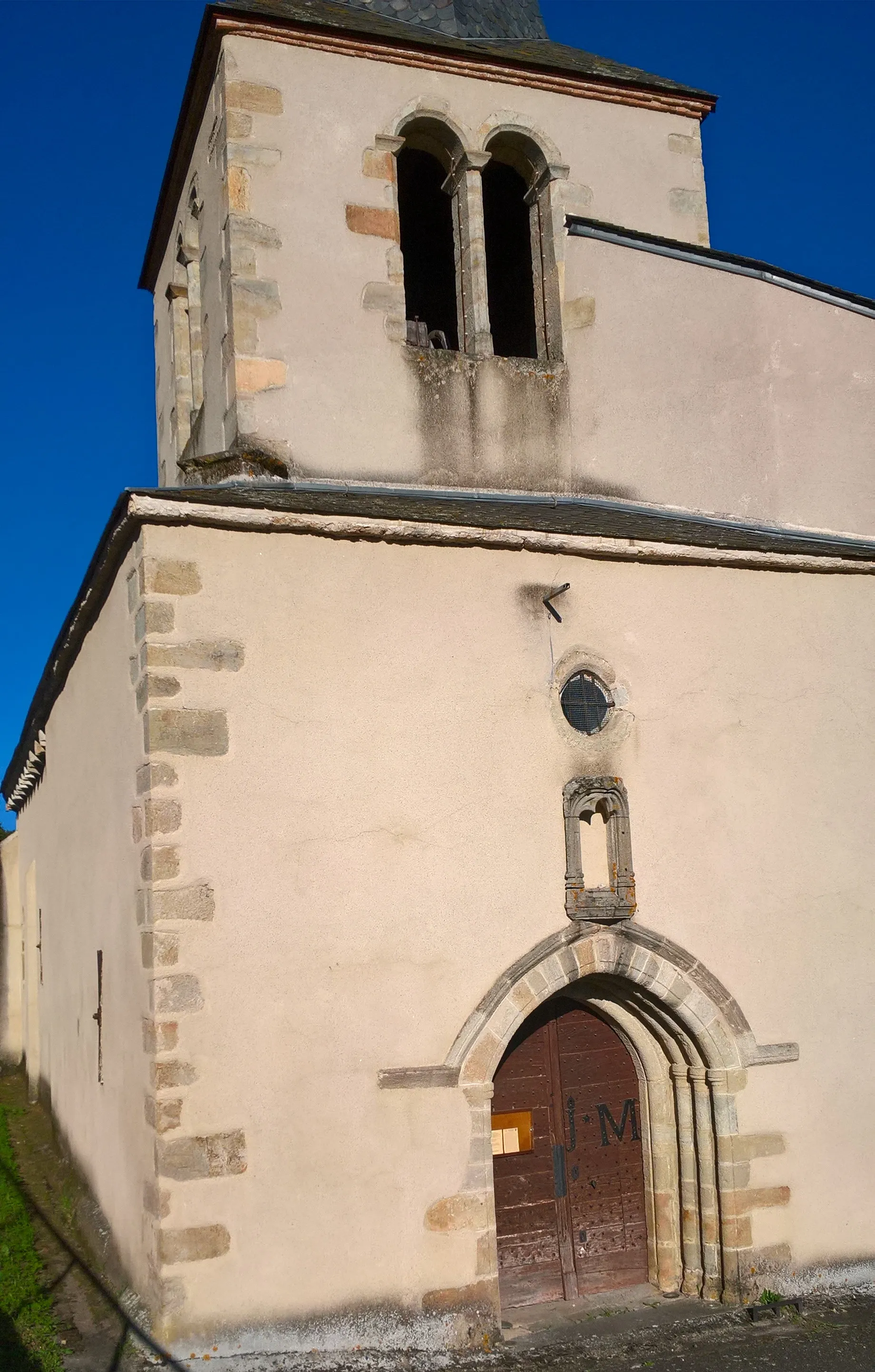 Photo showing: Orbeil, façade de l'église.