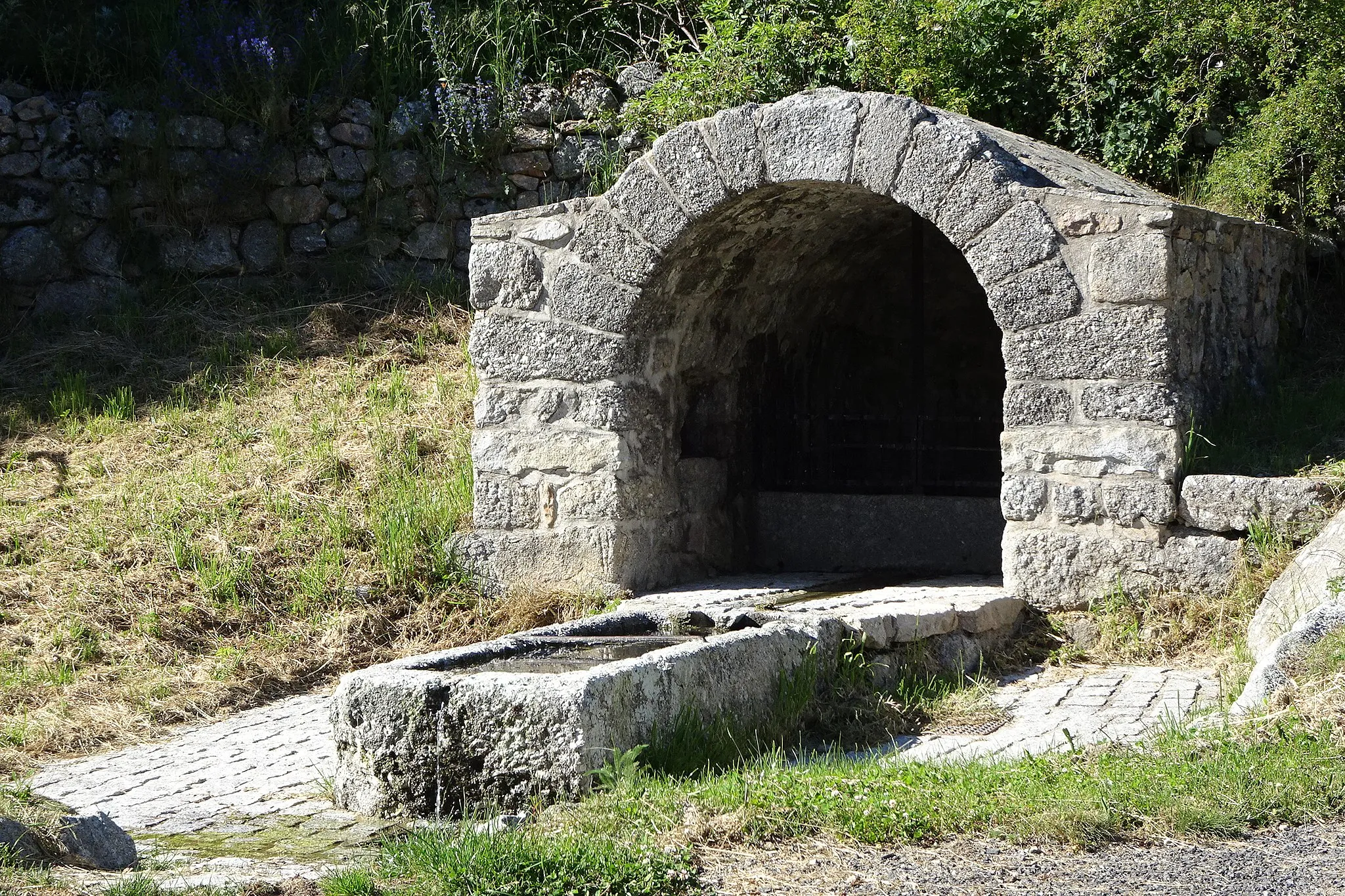 Photo showing: source, drinker for cattle Saint Paul le froid-Margeride-Lozère