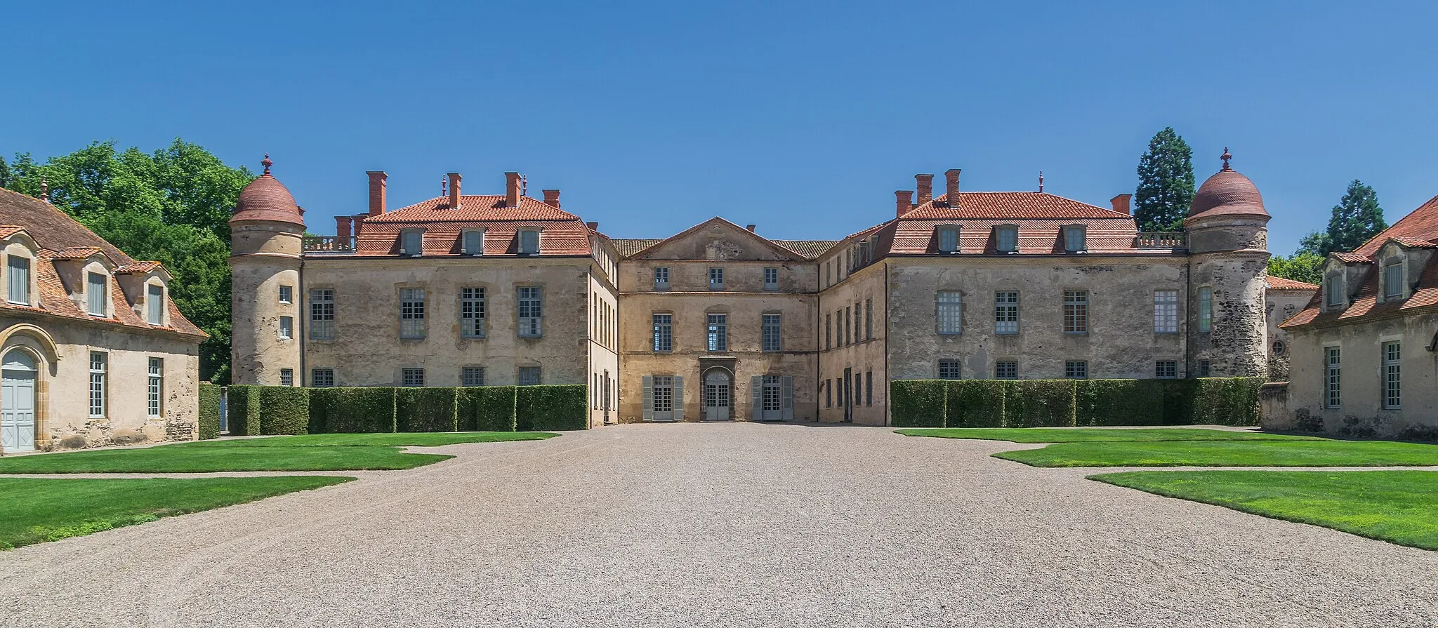 Photo showing: This building is indexed in the base Mérimée, a database of architectural heritage maintained by the French Ministry of Culture, under the reference PA00092234 .