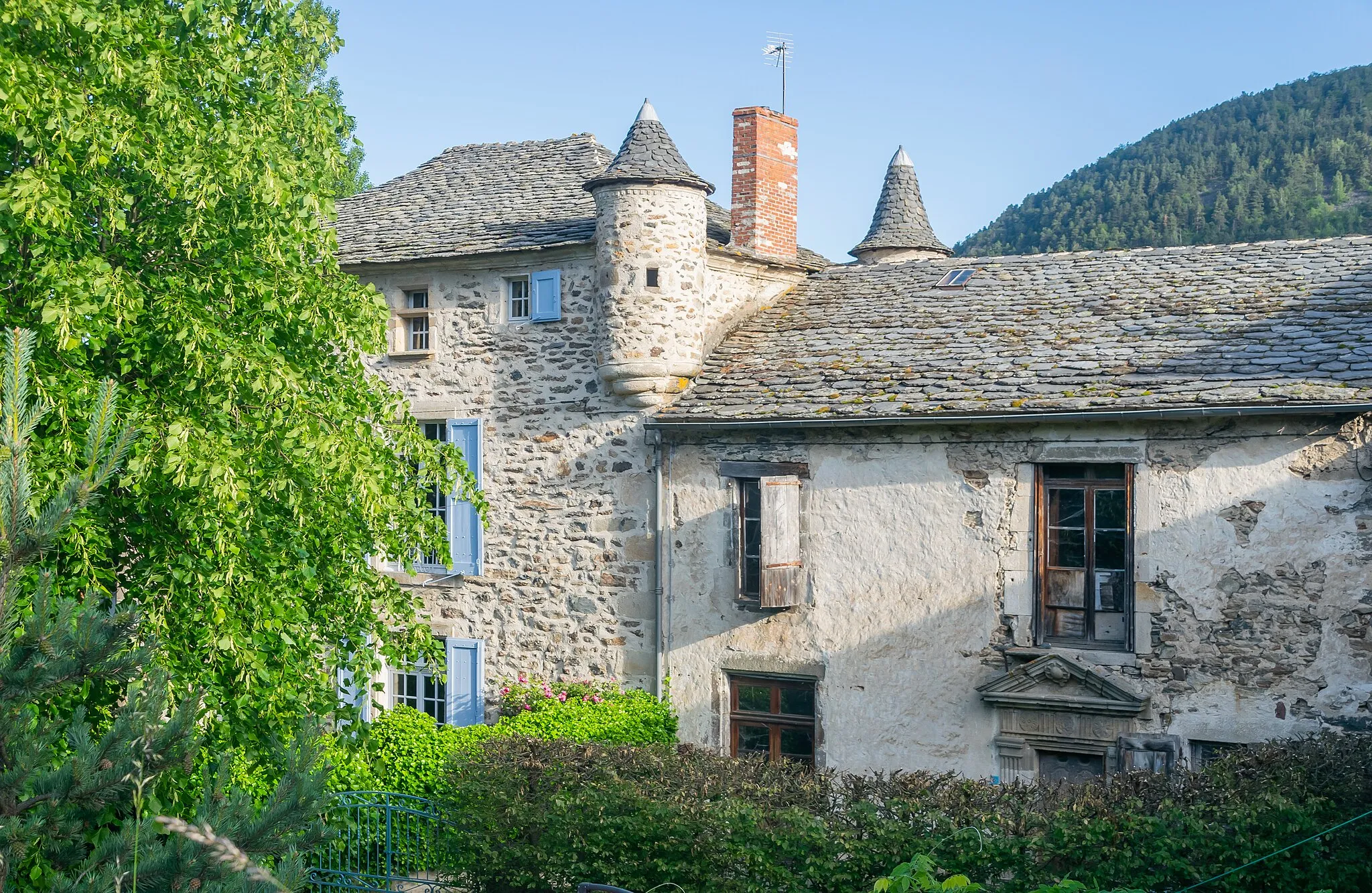 Photo showing: This building is inscrit au titre des monuments historiques de la France. It is indexed in the base Mérimée, a database of architectural heritage maintained by the French Ministry of Culture, under the reference PA00092852 .