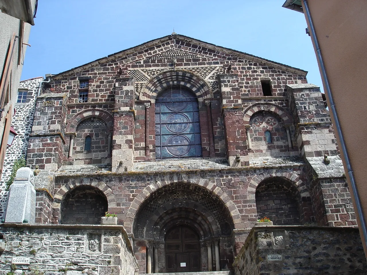 Photo showing: Le Monastier-sur-Gazeille, comm. de la Haute-Loire, France (région Auvergne). Abbatiale St.-Chaffre.