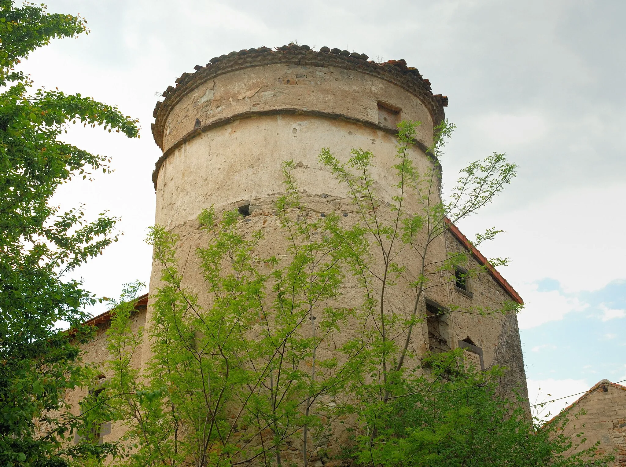 Photo showing: Dovecote (Category:Beauregard l'Évêque, Puy-de-Dôme, France).