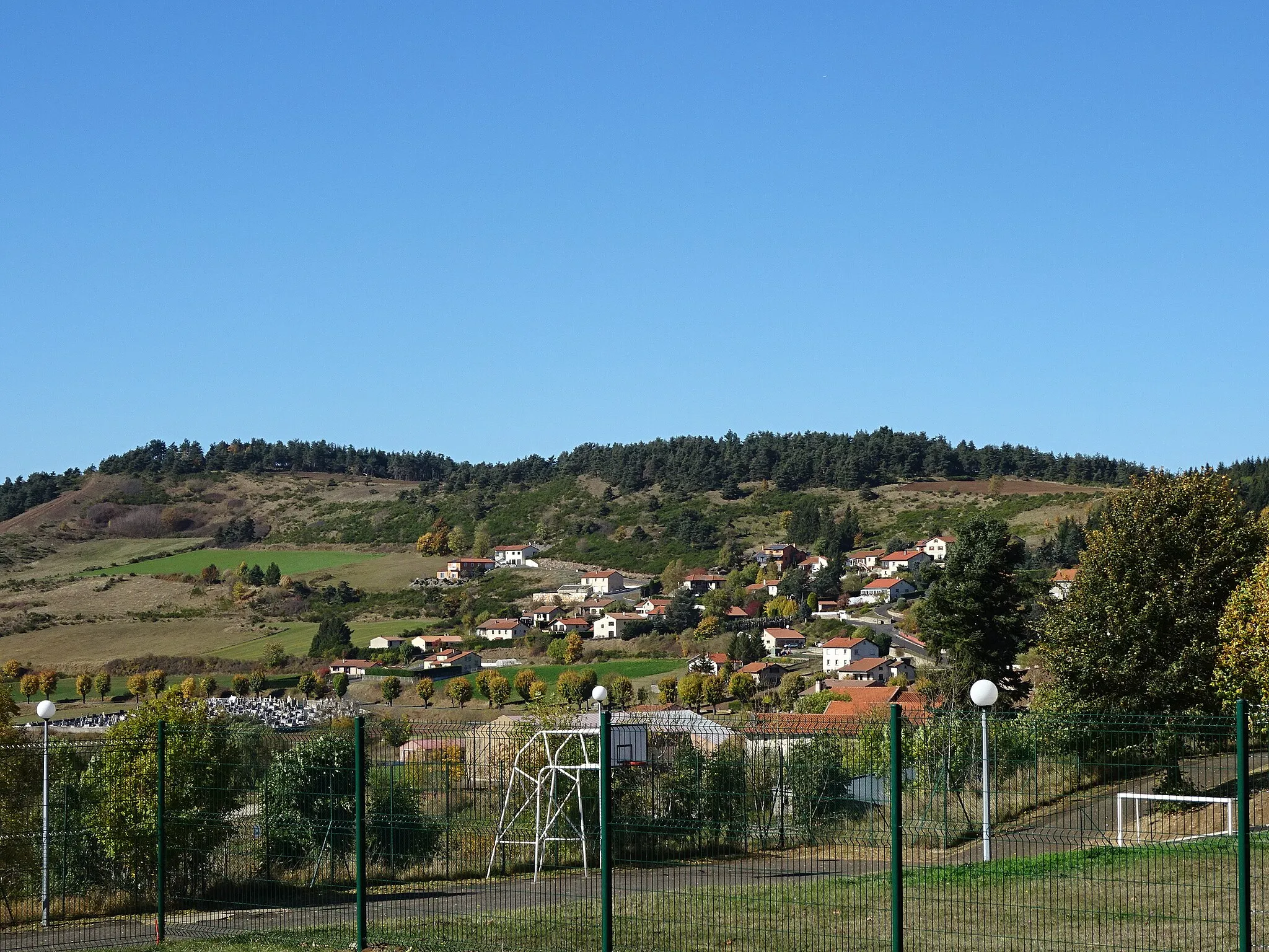 Photo showing: Vue du bourg de Landos, en Haute-Loire