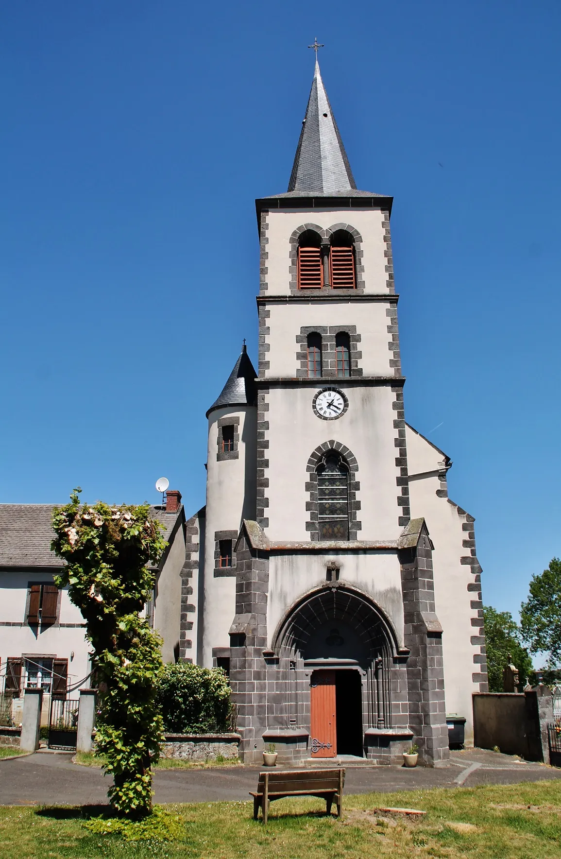 Photo showing: église St Jean-Baptiste