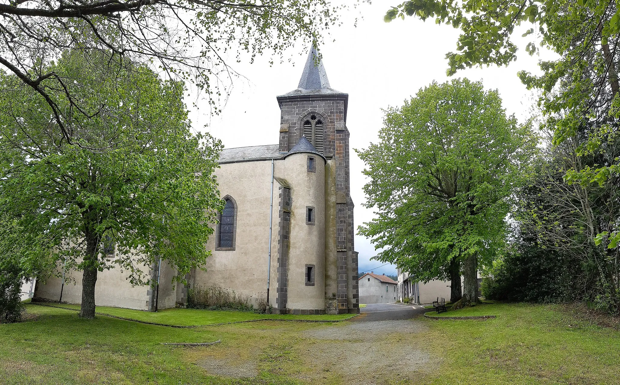 Photo showing: Église de la Dédicace de Saint-Michel à Saint-Angel, Puy-de-Dôme - France