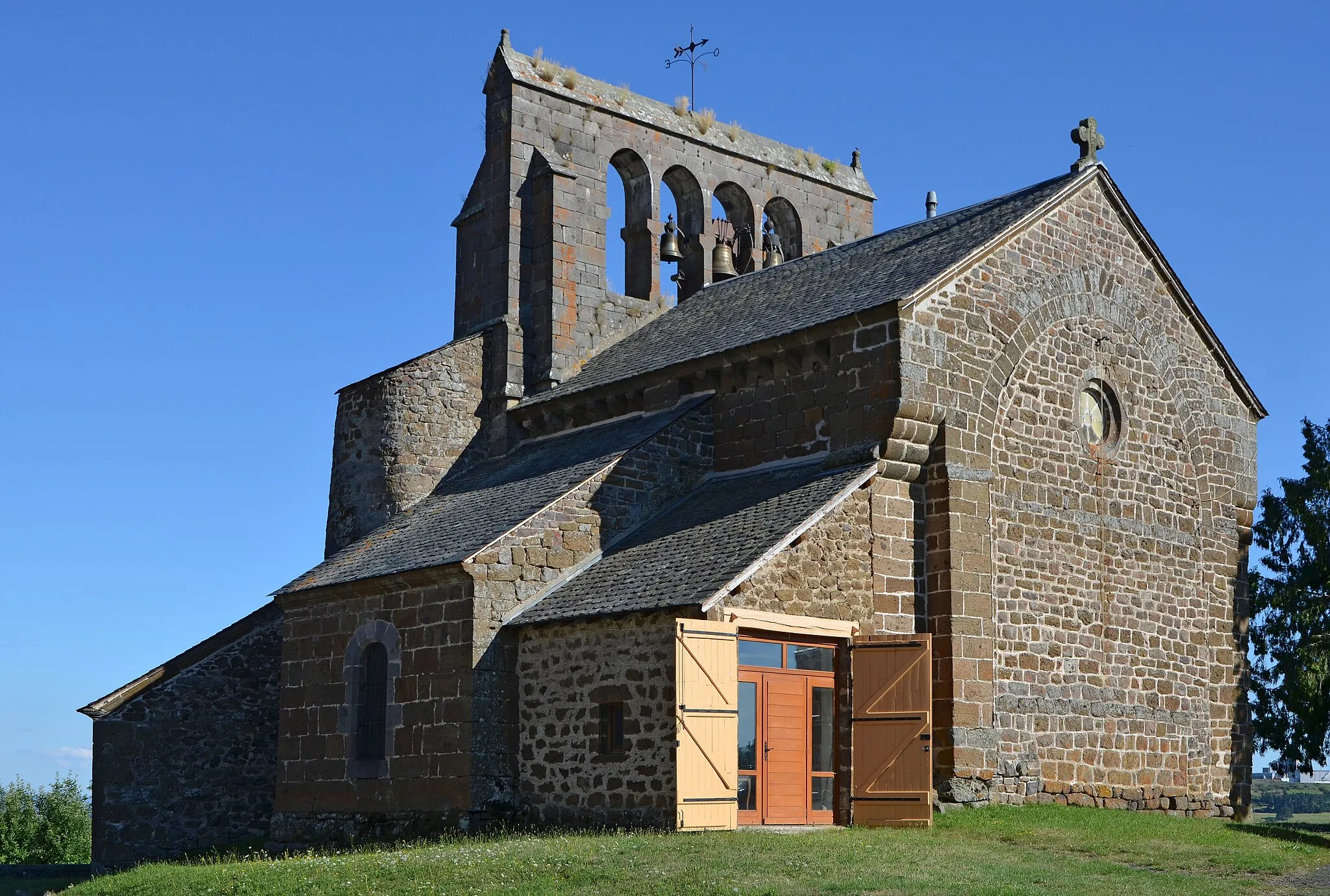 Photo showing: This building is indexed in the base Mérimée, a database of architectural heritage maintained by the French Ministry of Culture, under the reference PA00093437 .