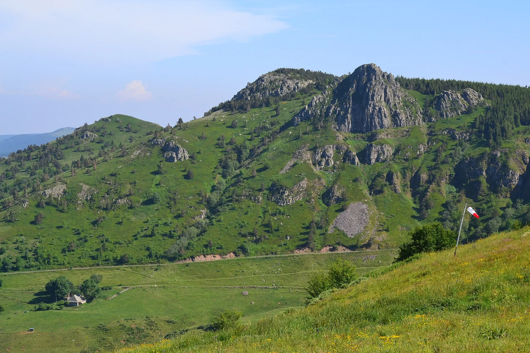 Photo showing: Vue du côté des Boutières (haut Eyrieux)

Au pied du Mont Mezenc, Haute-Loire/Ardèche