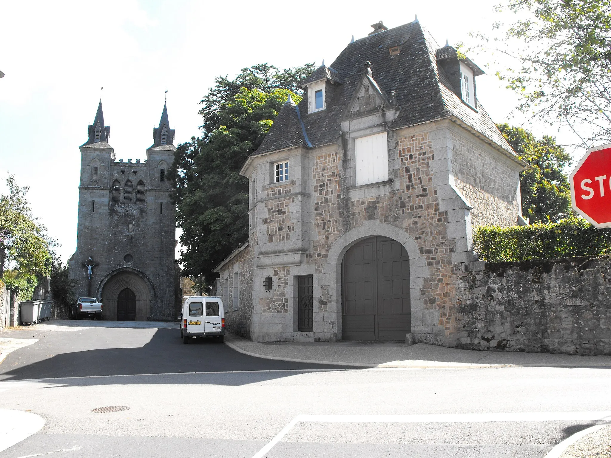 Photo showing: Église Saint Exupère et Saint Maurice à Saint-Exupéry-les-Roches.