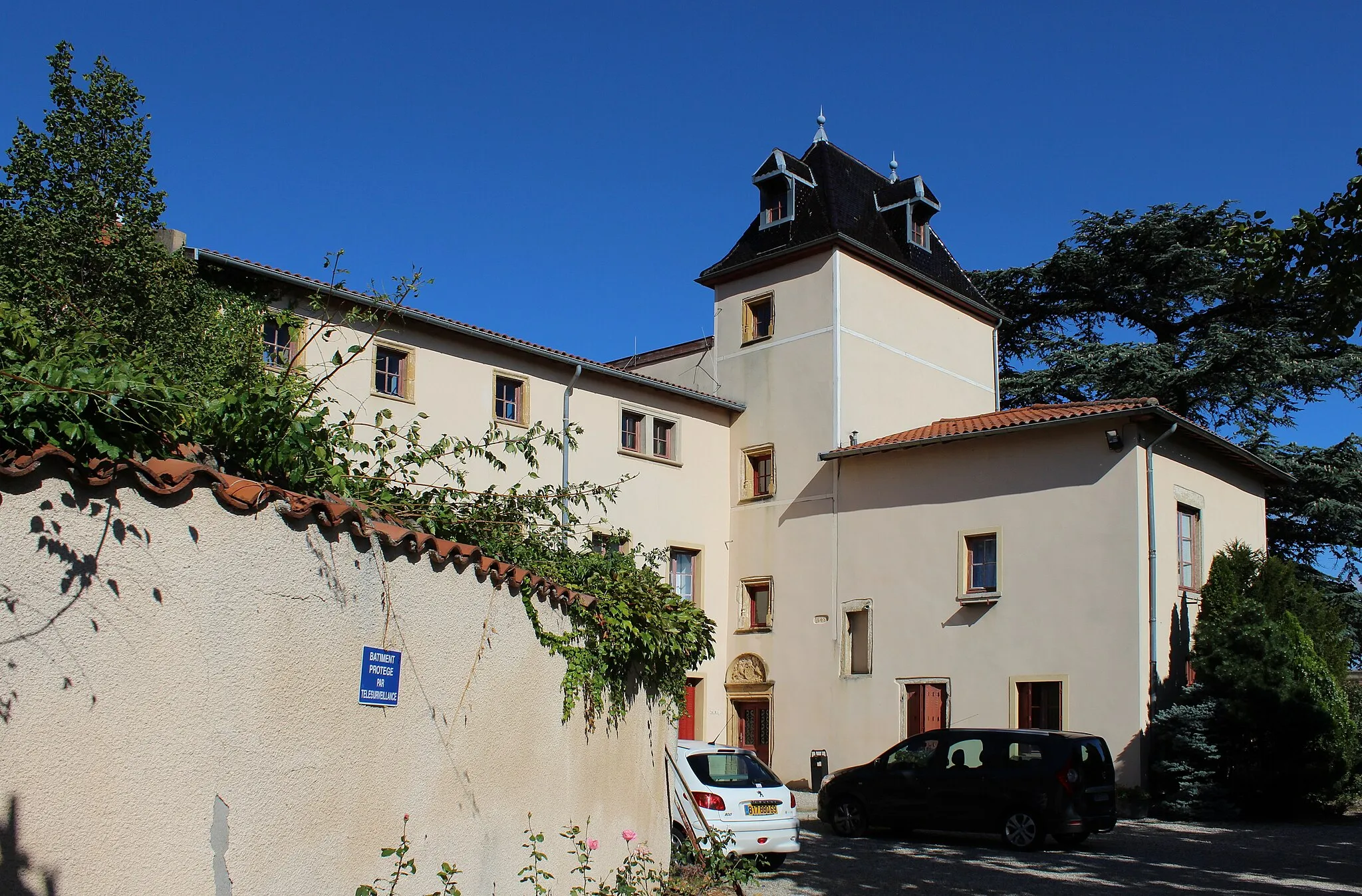 Photo showing: This building is inscrit au titre des monuments historiques de la France. It is indexed in the base Mérimée, a database of architectural heritage maintained by the French Ministry of Culture, under the reference PA00117766 .