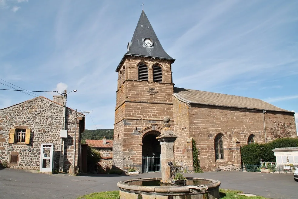 Photo showing: Église Saint-Jean-Baptiste à Saint-Jean-de-Nay (43).