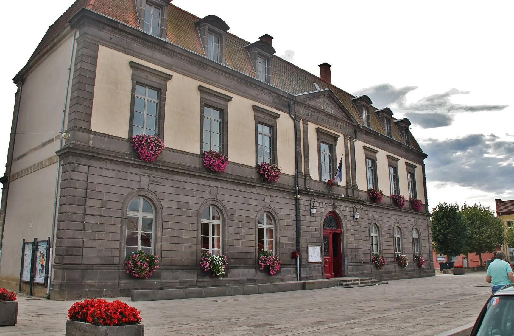 Photo showing: La Mairie