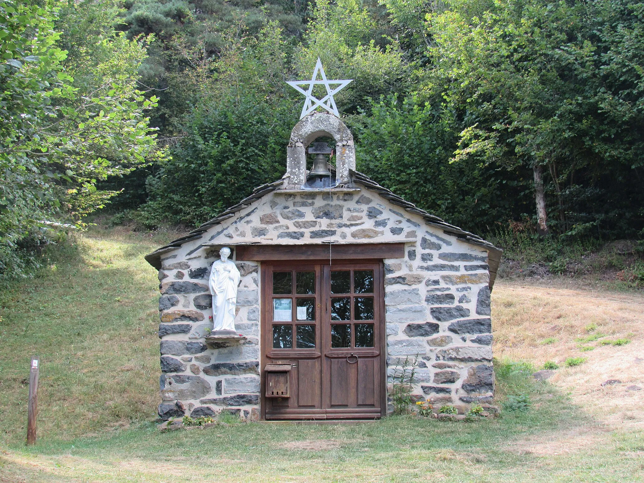 Photo showing: Chapelle au pied du chemin de Notre-Dame de l'Etoile