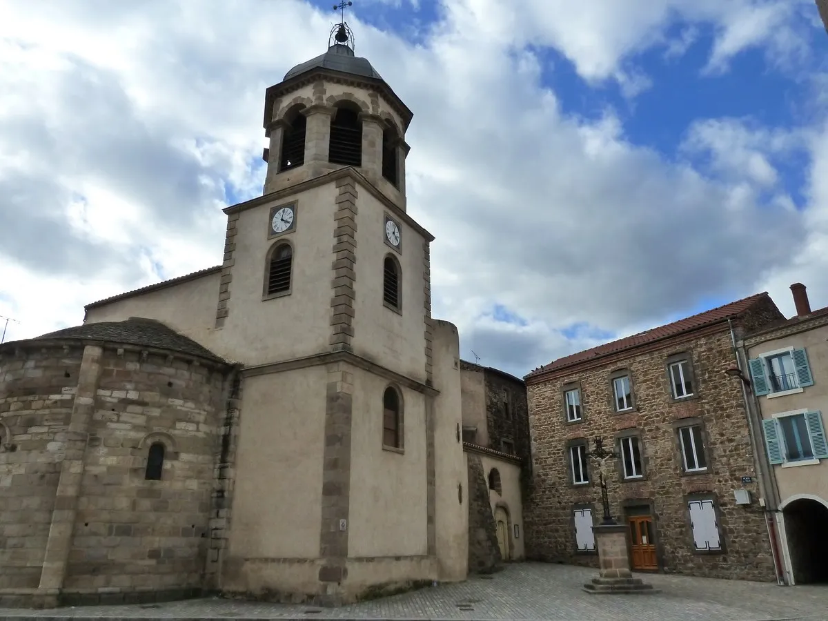 Photo showing: Lempdes sur Allagnon - Haute-Loire - France - Église Saint-Géraud, du XIe siècle. Chœur du XIIe siècle - XIXe siècle.