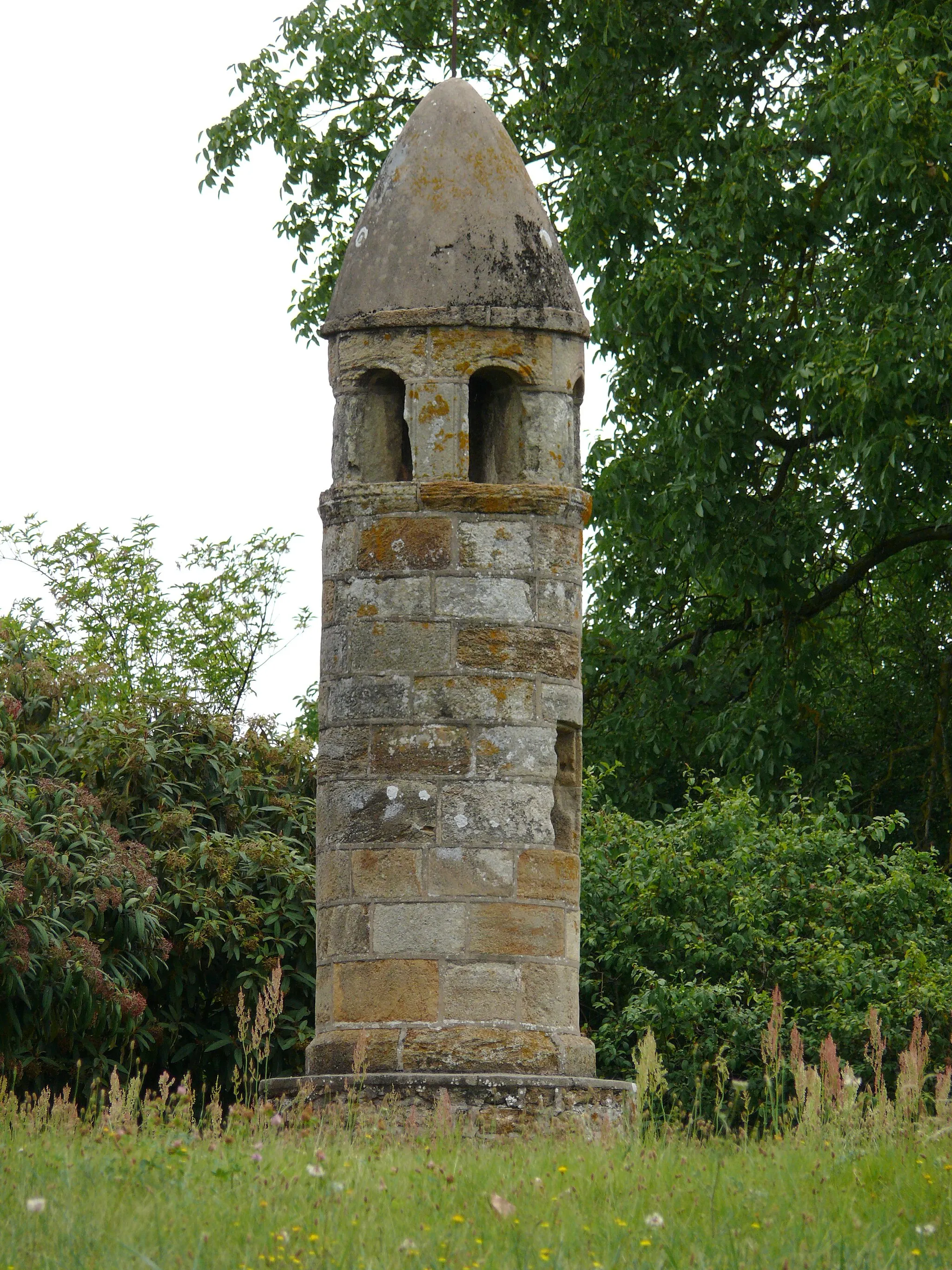 Photo showing: Culhat - Lanterne des morts