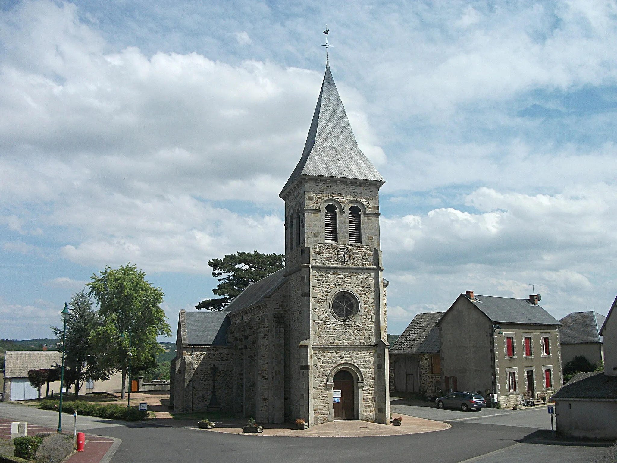 Photo showing: Church of Ayat-sur-Sioule, Puy-de-Dôme, Auvergne-Rhône-Alpes, France. [18903]