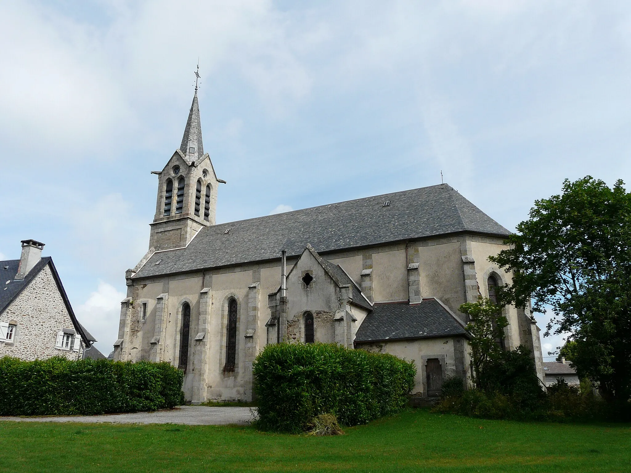 Photo showing: L'église Saint-Étienne, Saint-Étienne-aux-Clos, Corrèze, France.