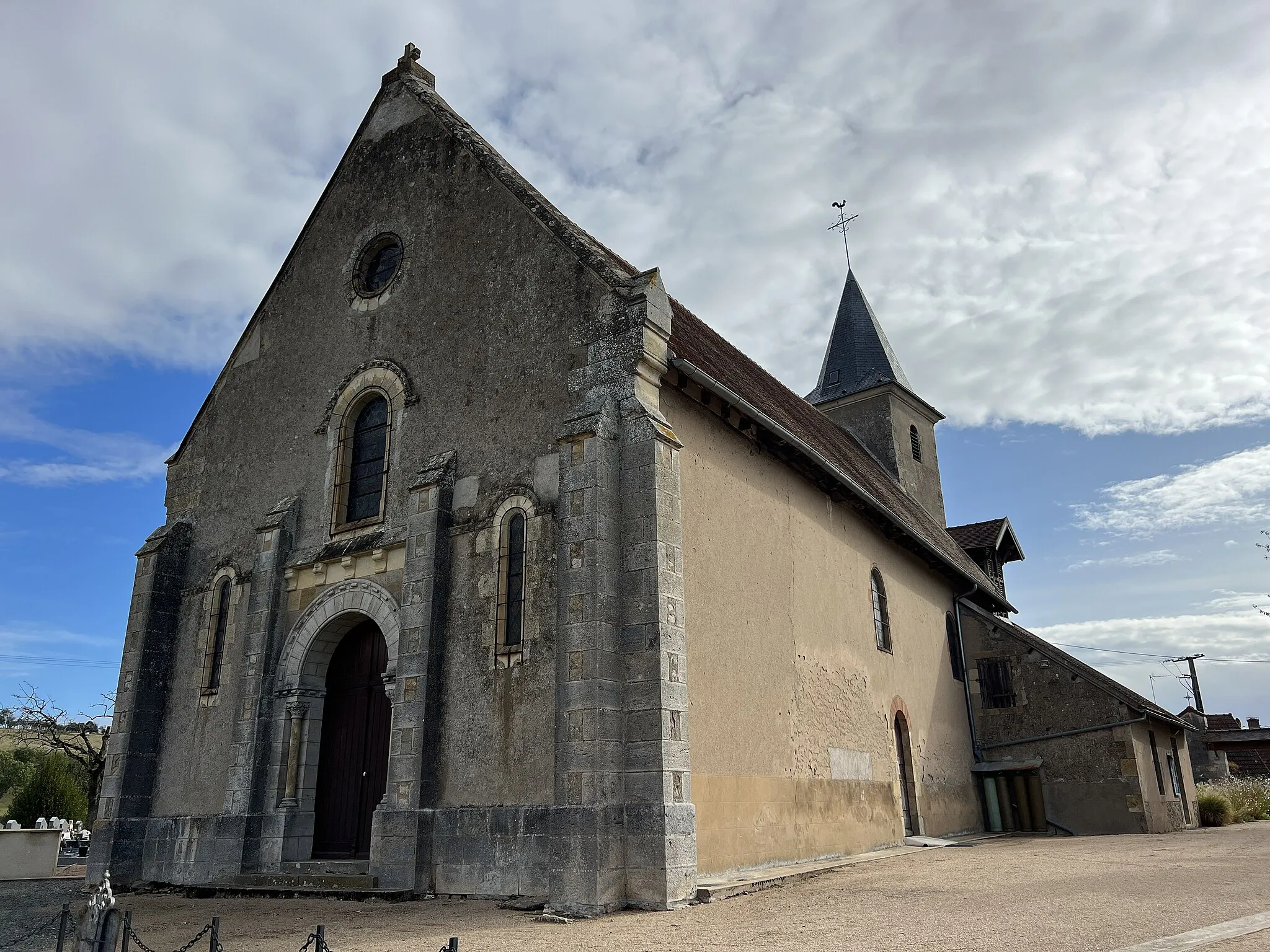 Photo showing: Église Saint-Martin, Charrin.