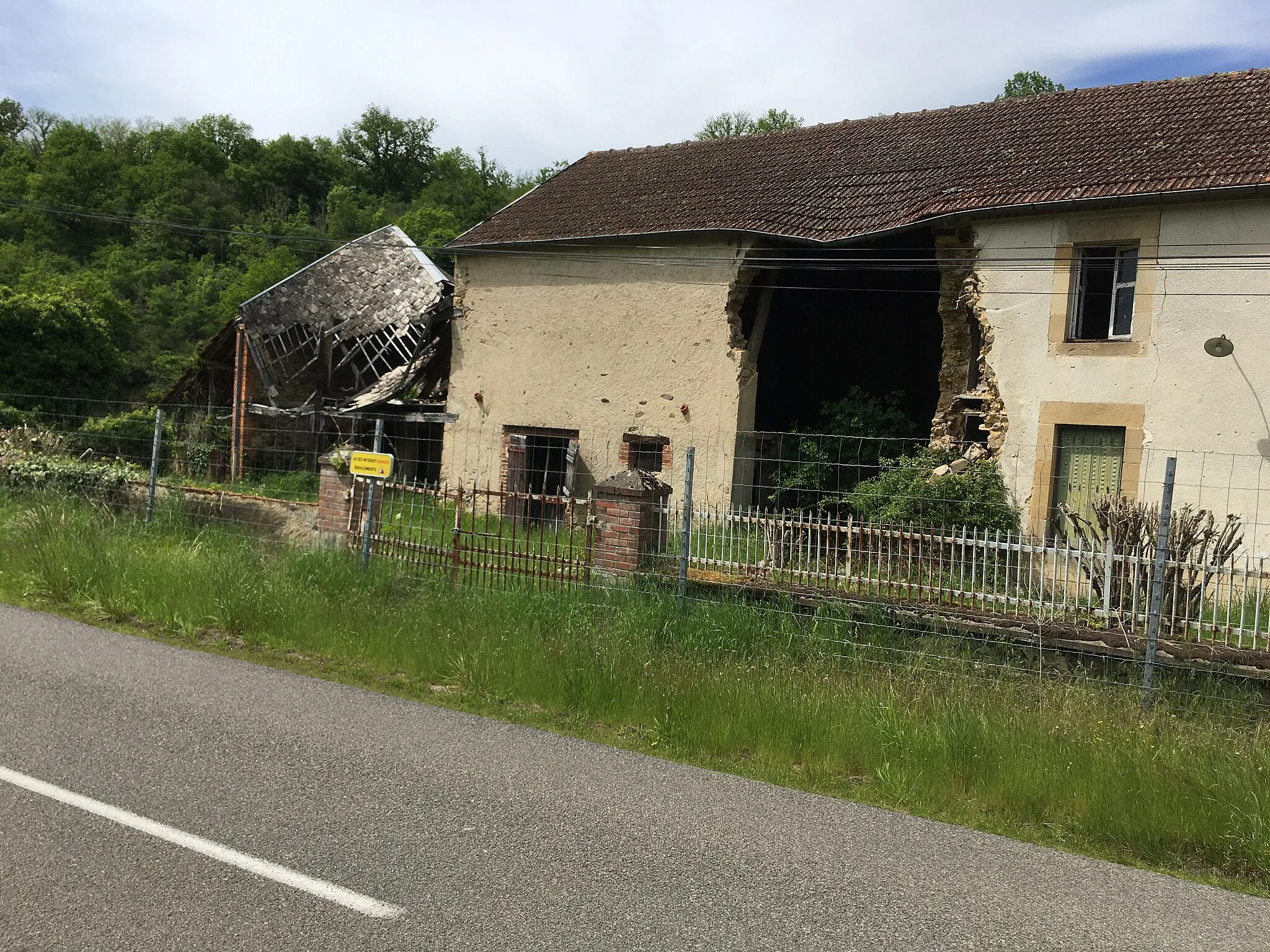 Photo showing: One of the houses in Chambonchard, expropriated and then abandoned.