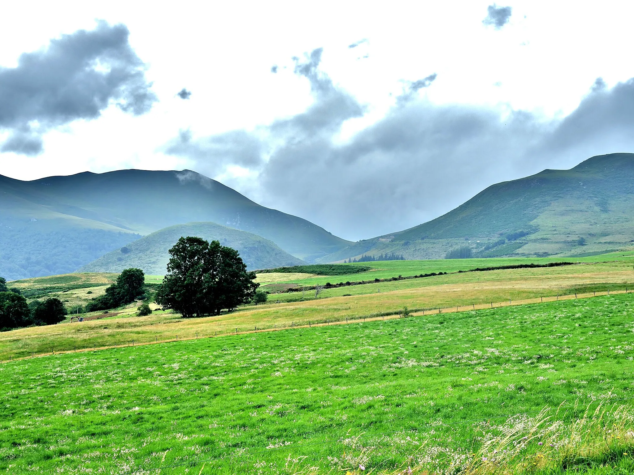 Photo showing: Col de la Croix Morand, vu côté sud-est. Puy-de-Dôme