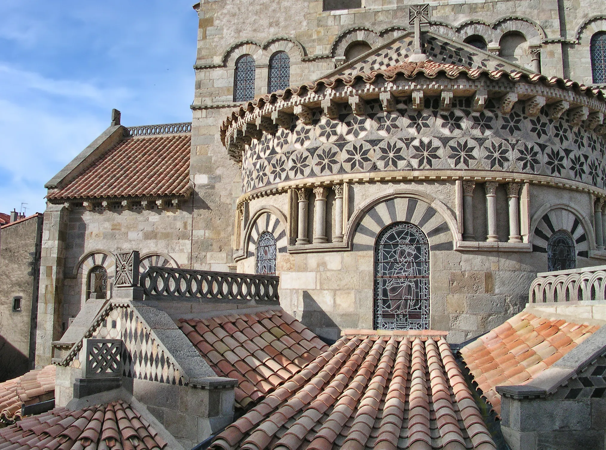 Photo showing: Basilica Notre Dame du Port XIIth century (Clermont-Ferrand, Puy-de-Dôme, France