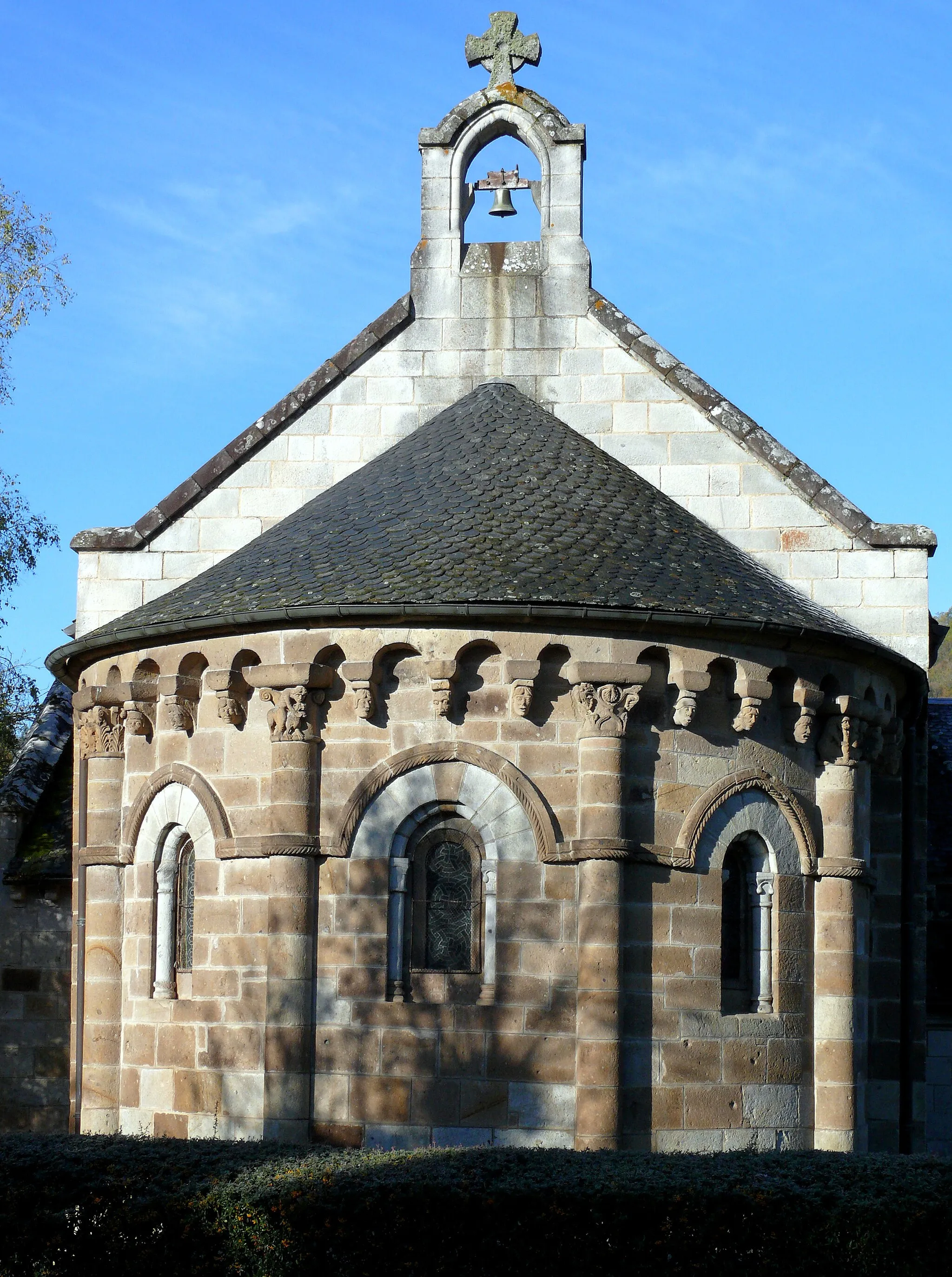 Photo showing: Ydes-Bourg - Eglise Saint-Georges - Chevet