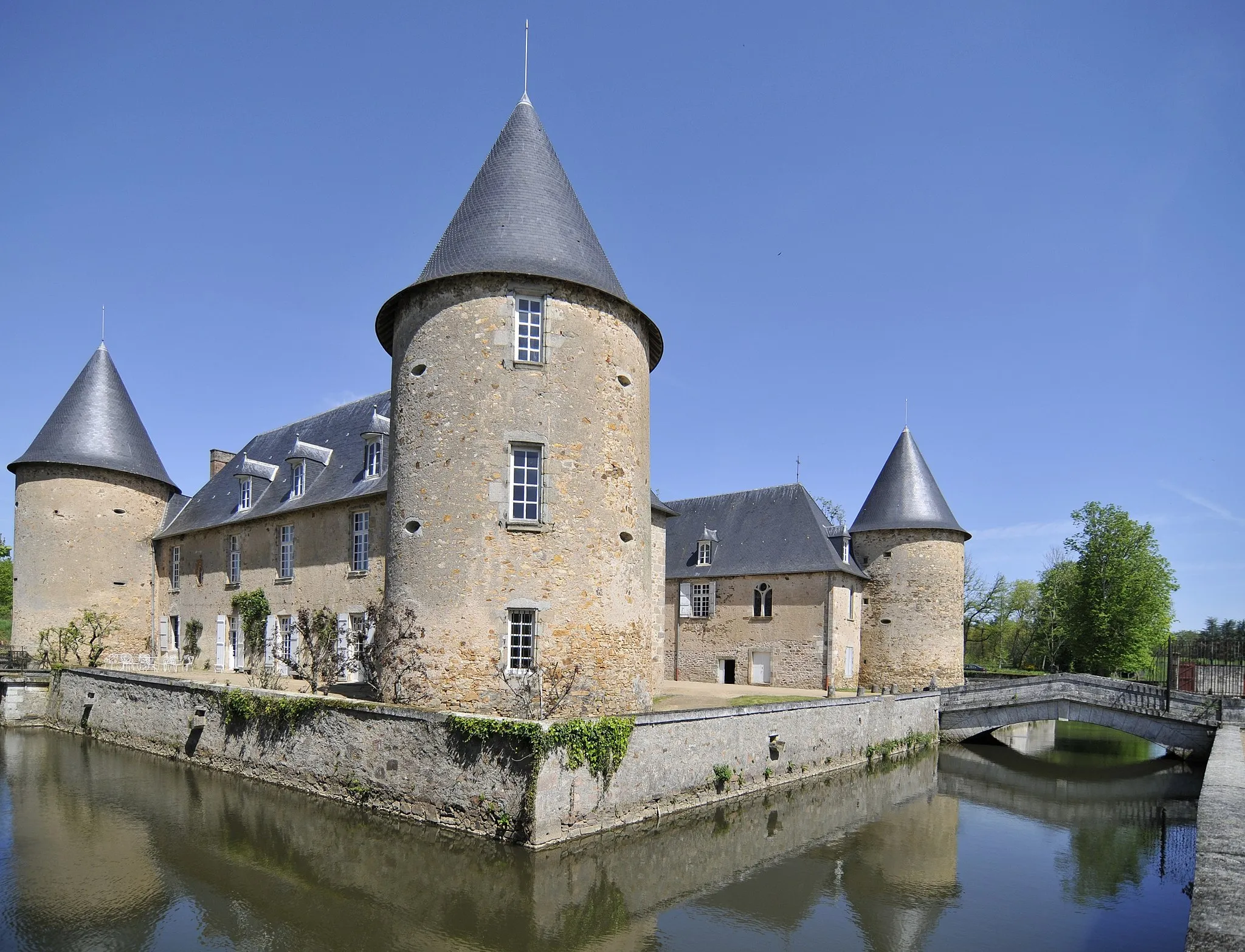 Photo showing: Château de Rochebrune (16), France