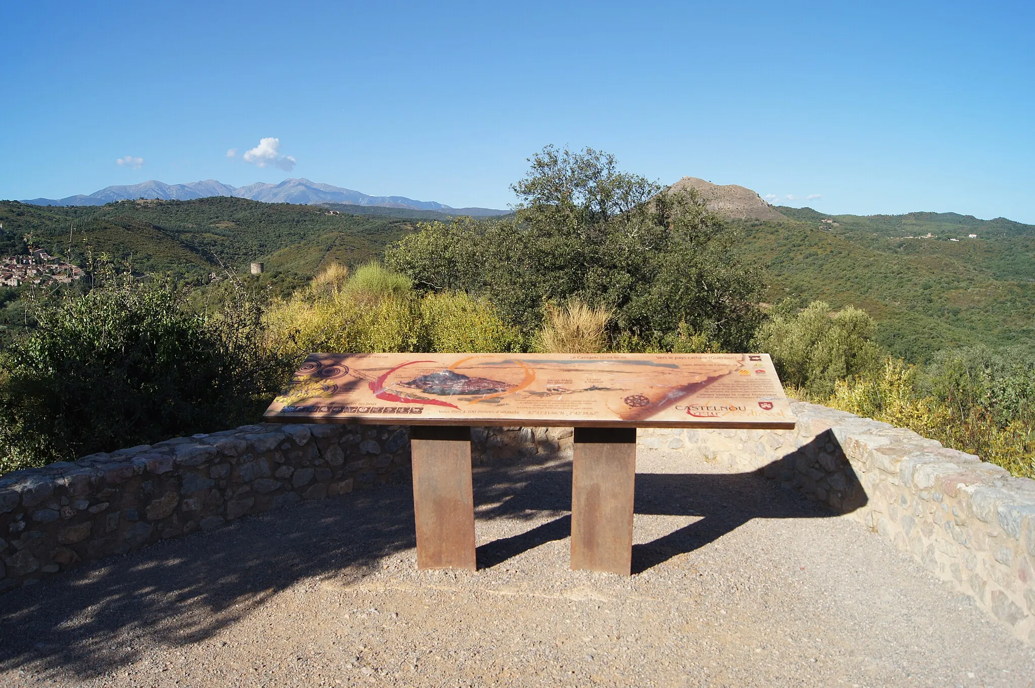 Photo showing: Table d'orientation avant d'arriver à Castelnou